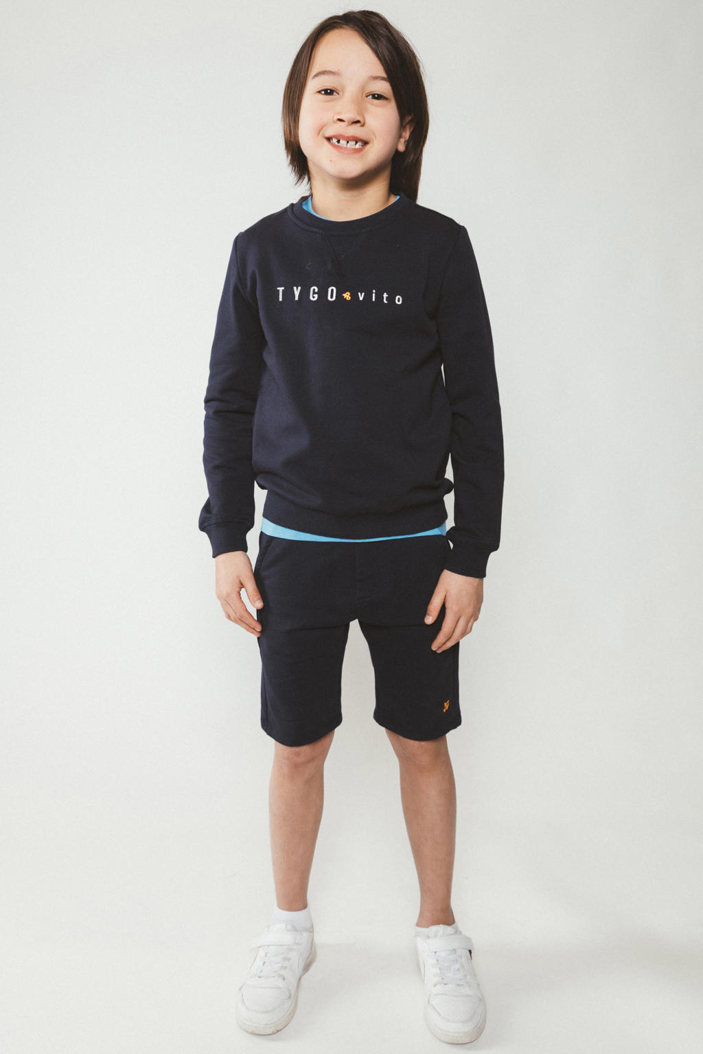 Donkerblauwe jongens TYGO & vito regular sweatshort met elastische tailleband met koord en effen