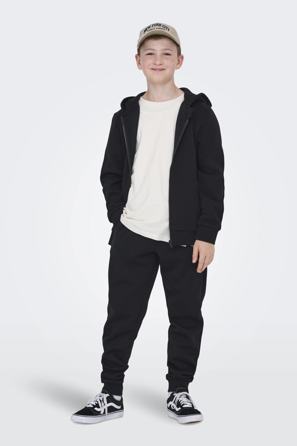 Zwarte jongens ONLY & SONS JUNIOR joggingbroek van sweat materiaal met regular fit, regular waist en effen