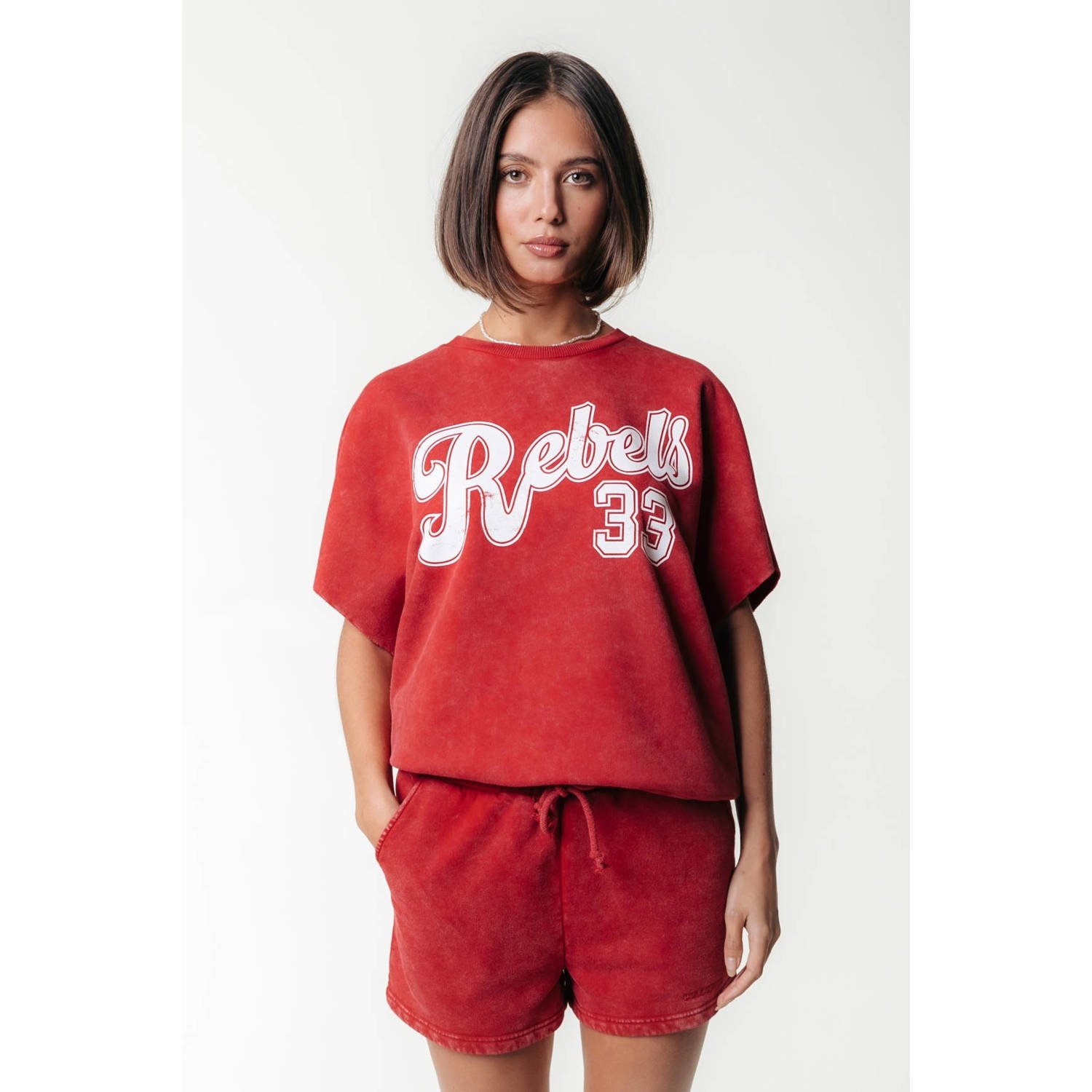 COLOURFUL REBEL Dames Truien & Vesten Rebels 33 Acid Wash Drppd Shldr Sweat Ss Rood