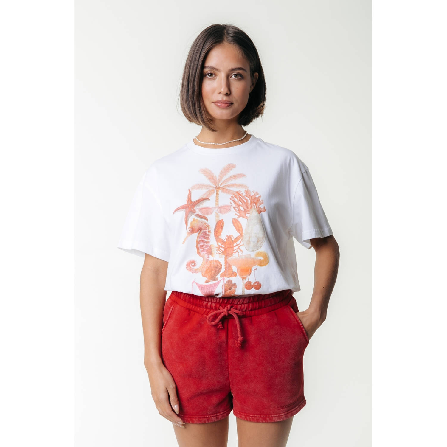 COLOURFUL REBEL Dames Broeken Uni Logo Acid Wash Sweat Short Rood