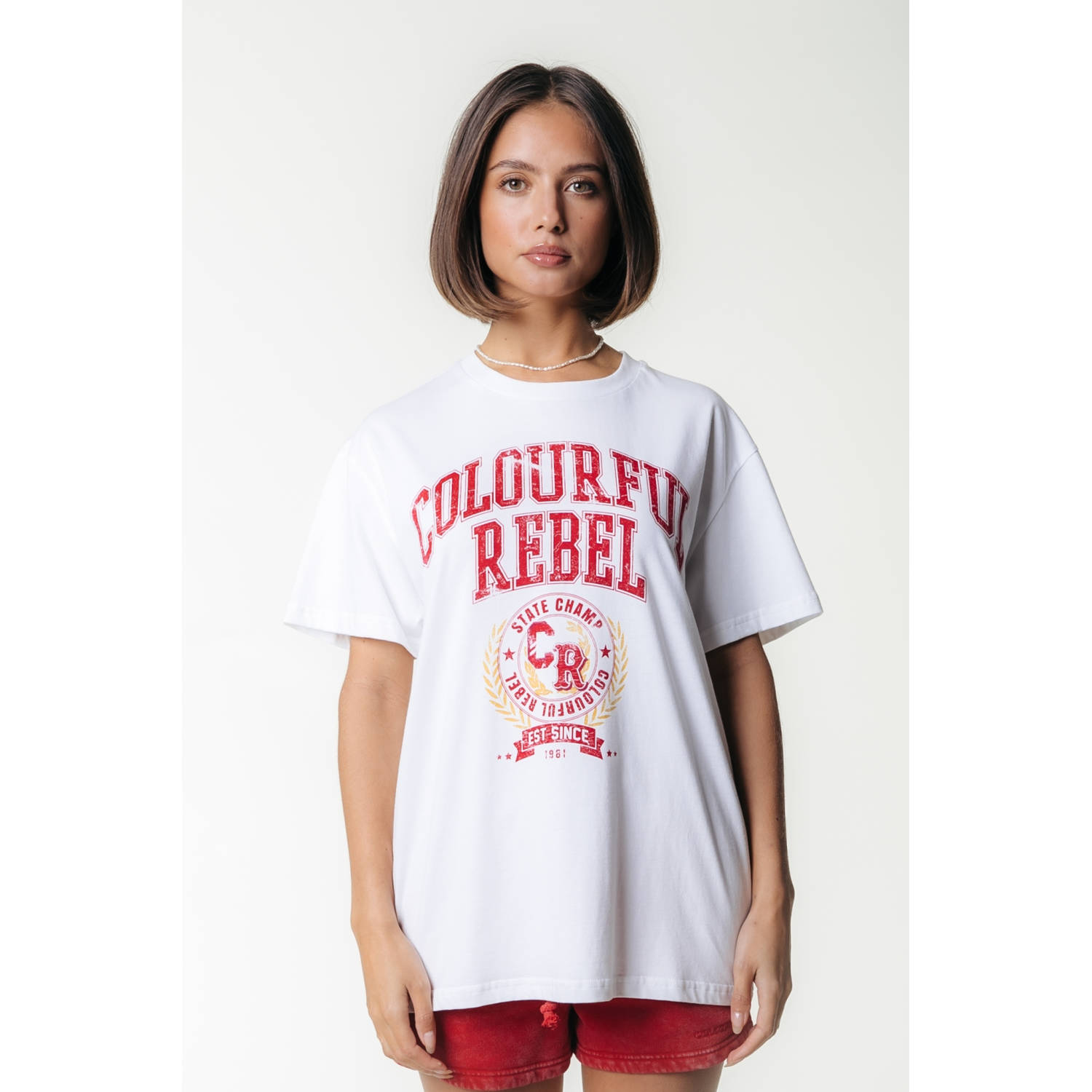 COLOURFUL REBEL Dames Tops & T-shirts Cr Varsity Loosefit Tee Wit