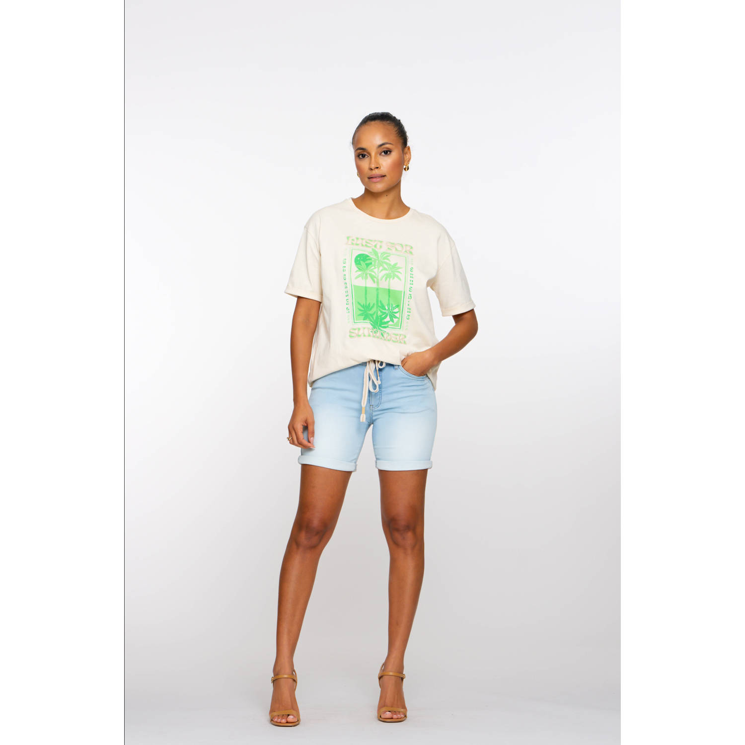 Geisha slim regular waist denim short light blue denim