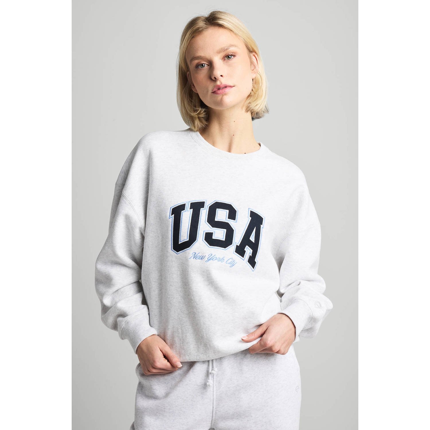 America Today sweater lichtgrijs