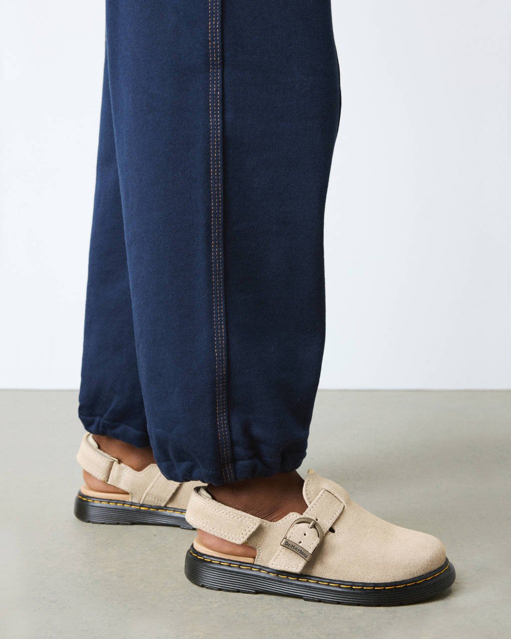 Martens Jorgie J suède clogs light tan bronx wehkamp