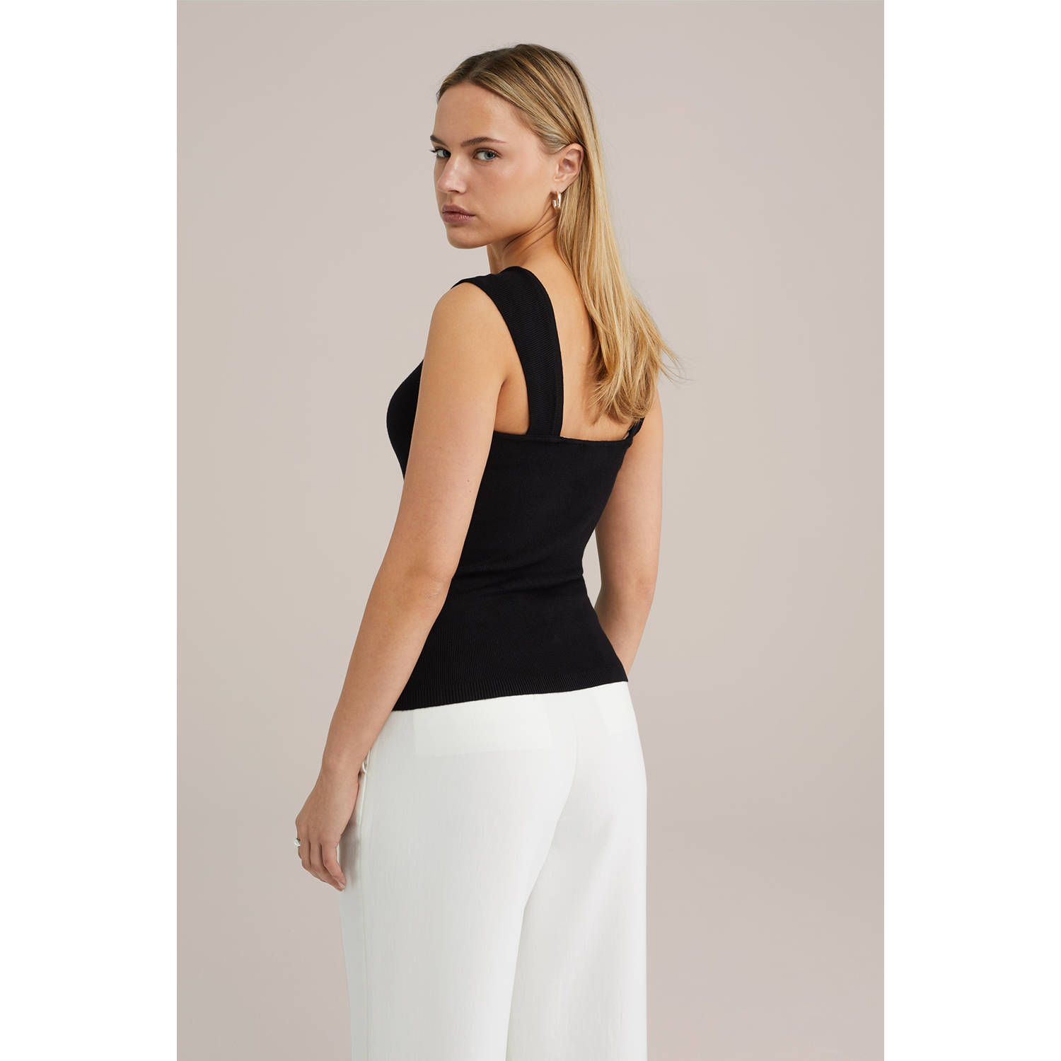 WE Fashion mouwloze top zwart rib gebreid