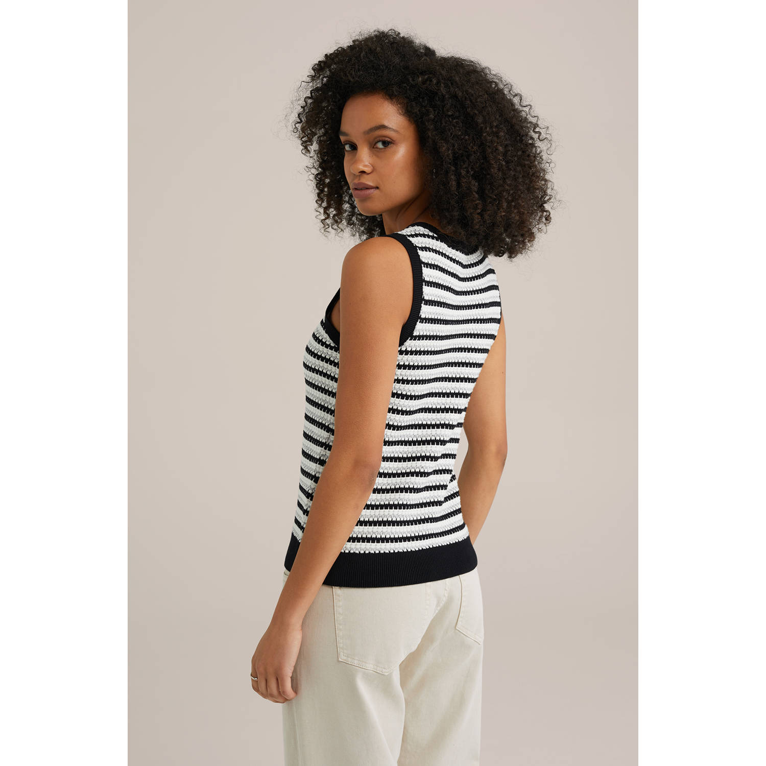 WE Fashion spencer zwart grof gebreid