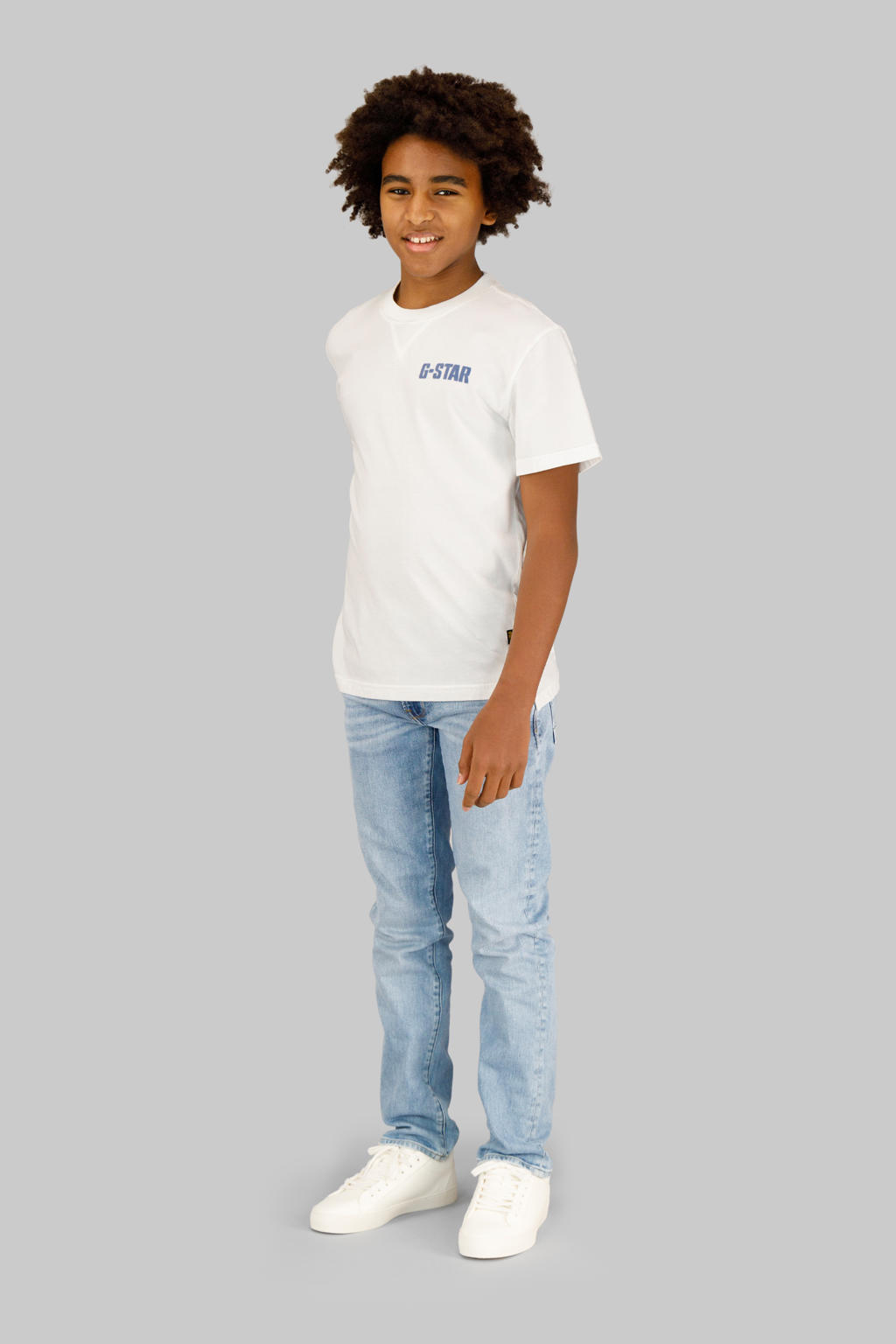 Light blue denim jongens G-STAR straight leg jeans van stretchkatoen met rits- en knoopsluiting en effen