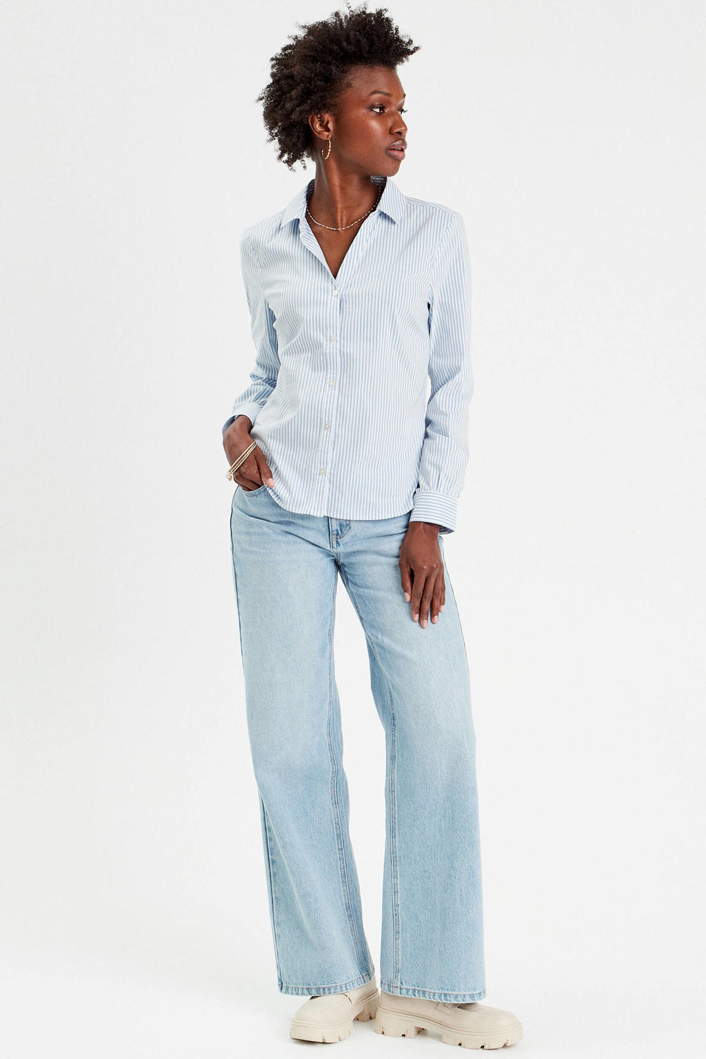 Lichtblauw en witte dames Cache Cache blouse van stretchkatoen met strepenprint, driekwart mouwen, klassieke kraag en knoopsluiting