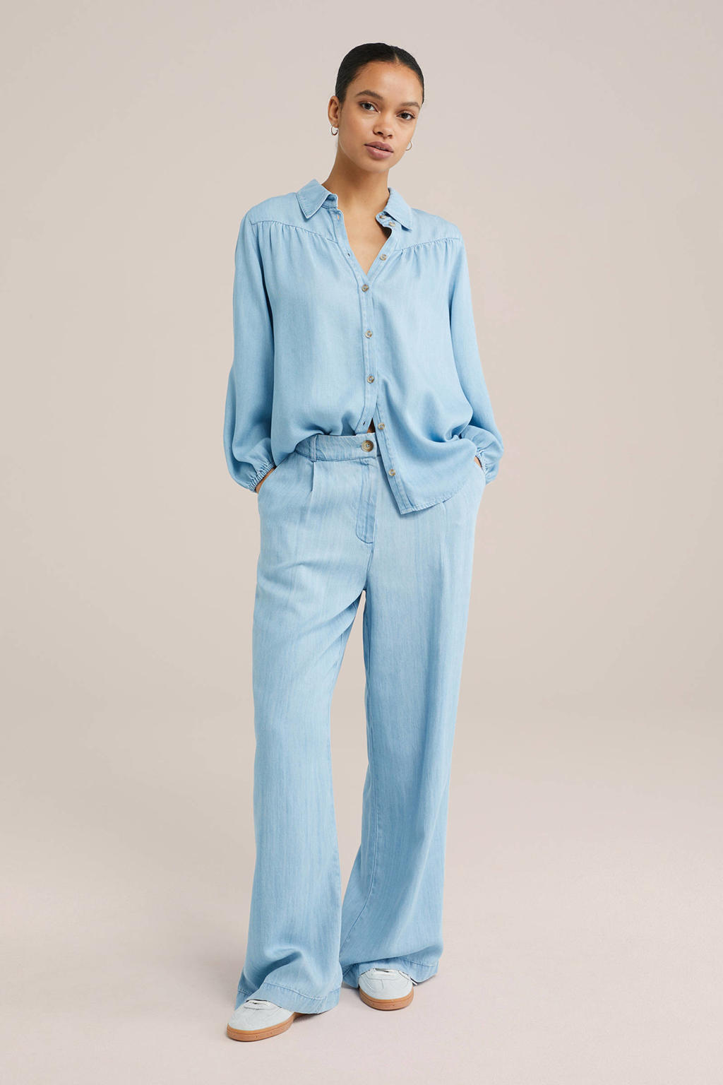 Light blue denim dames WE Fashion Blue Ridge high waist wide leg jeans van denim met rits- en knoopsluiting en effen