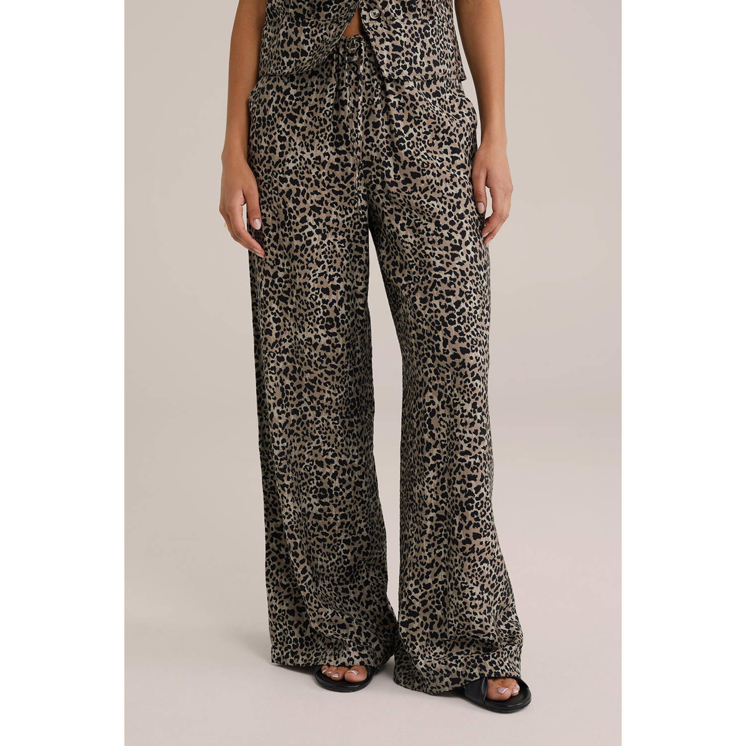 WE Fashion regular waist casual broek beige