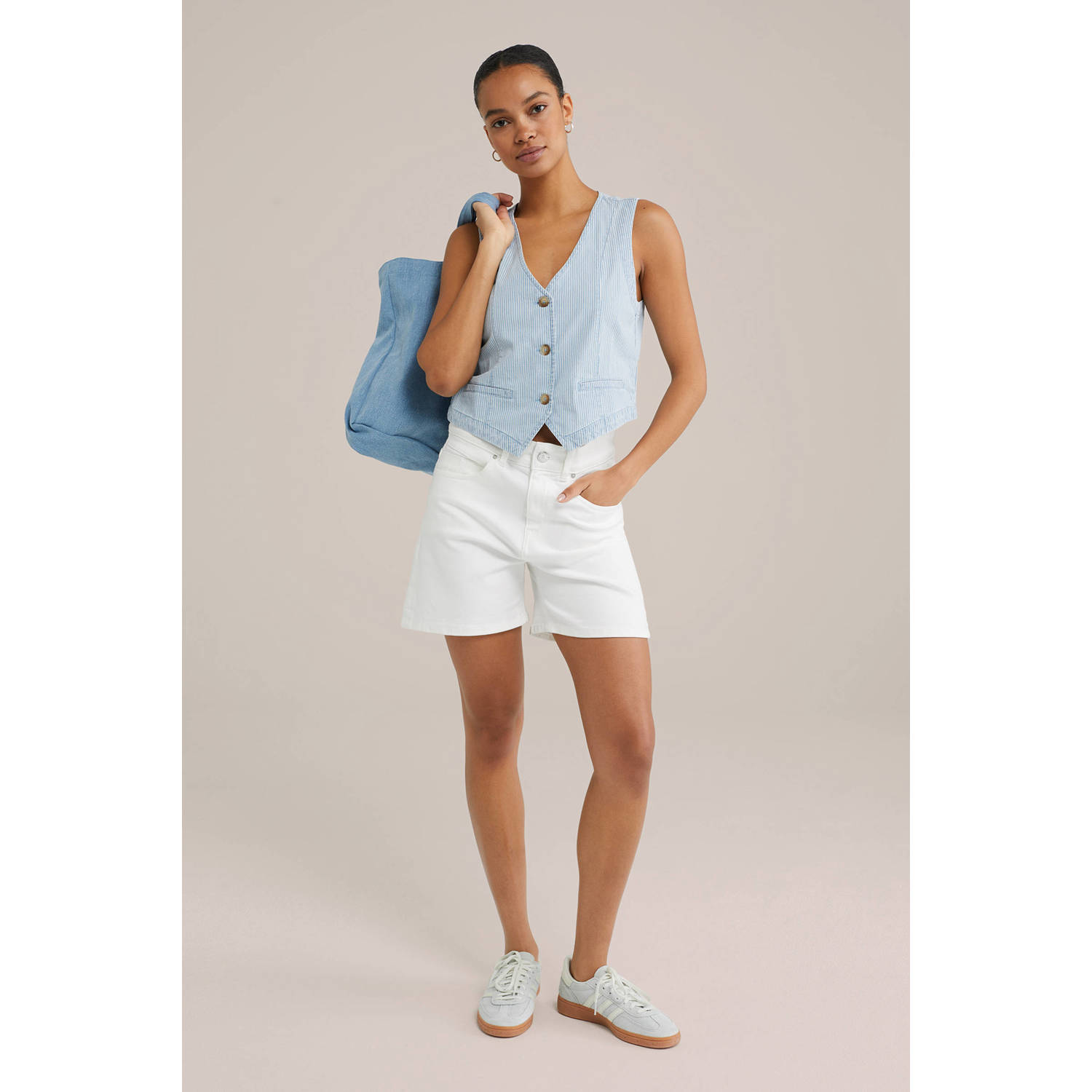 WE Fashion Blue Ridge slim regular waist denim short wit