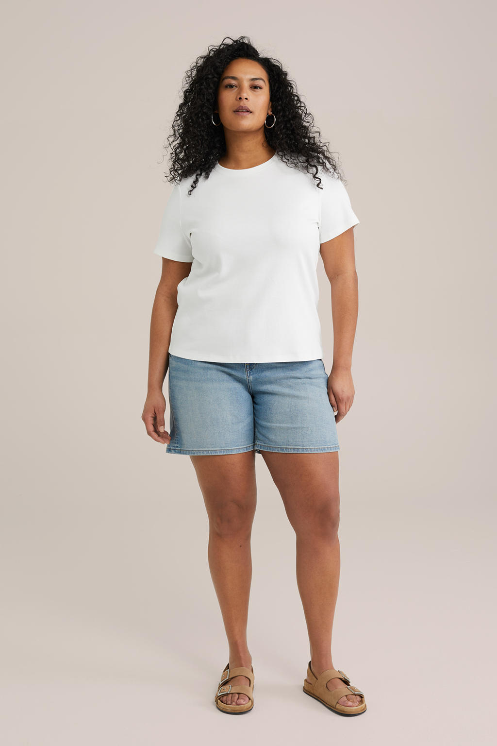 Medium blue denim dames WE Fashion Curve slim regular waist short van denim met effen