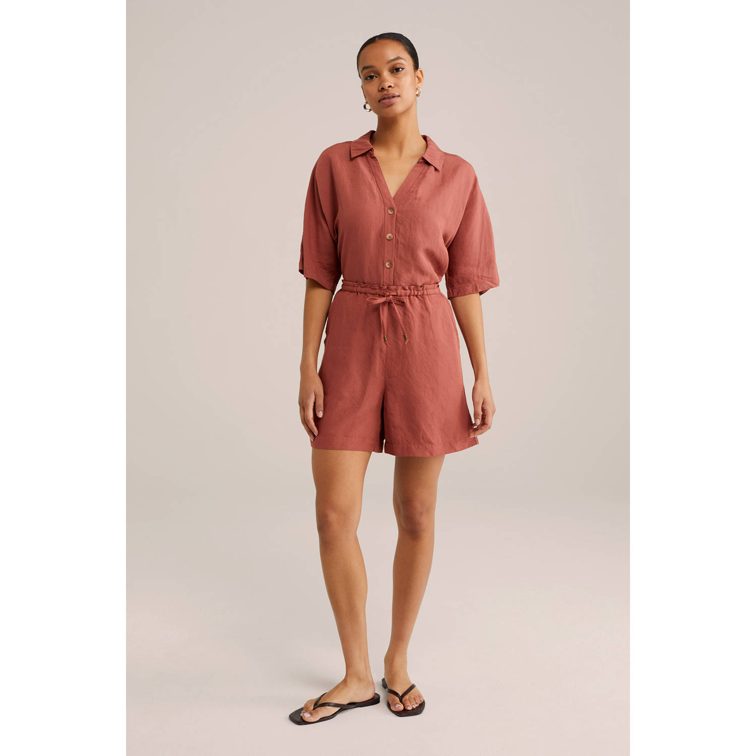 WE Fashion regular waist casual short roodbruin