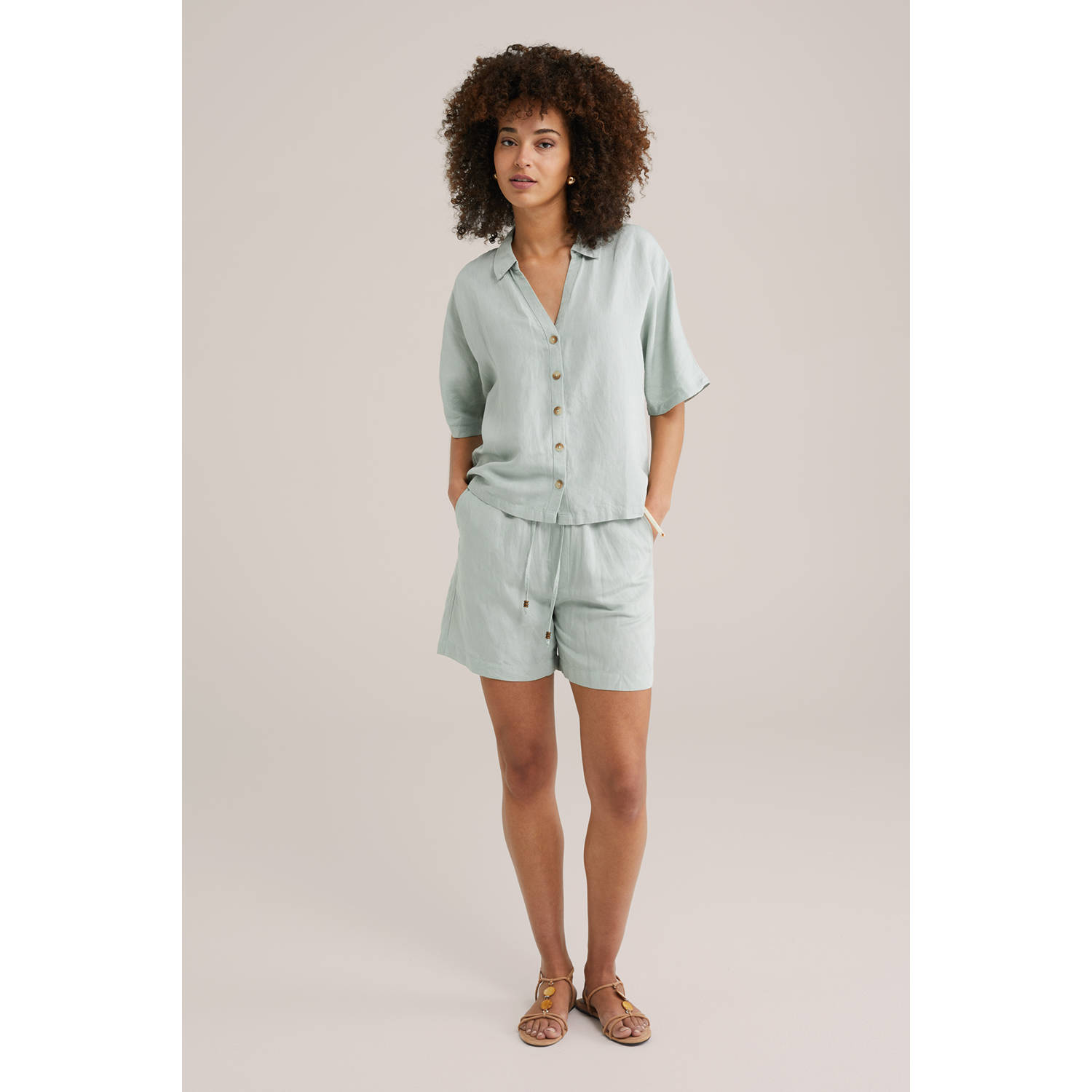 WE Fashion regular waist casual short mintgroen