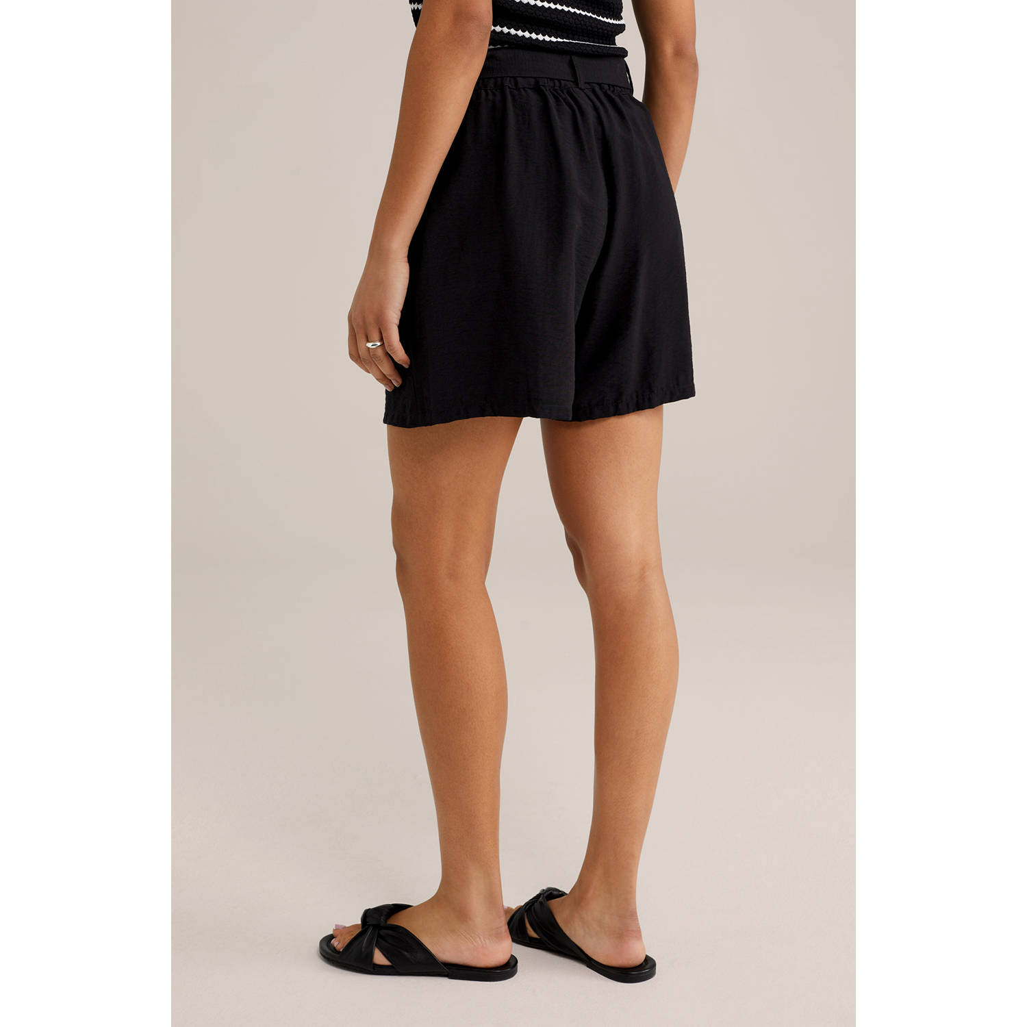 WE Fashion high waist casual short zwart