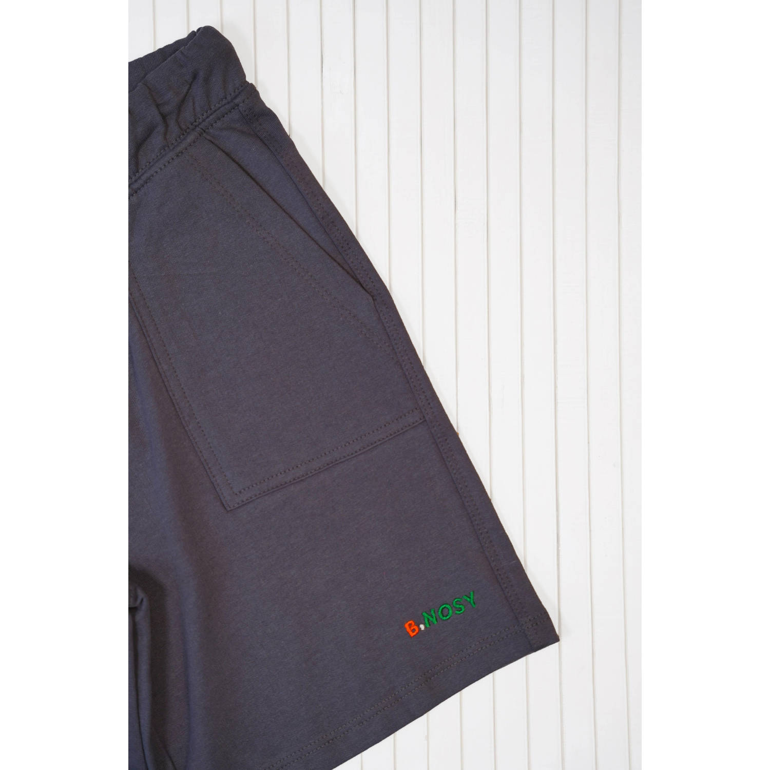 B.Nosy sweatshort grijs