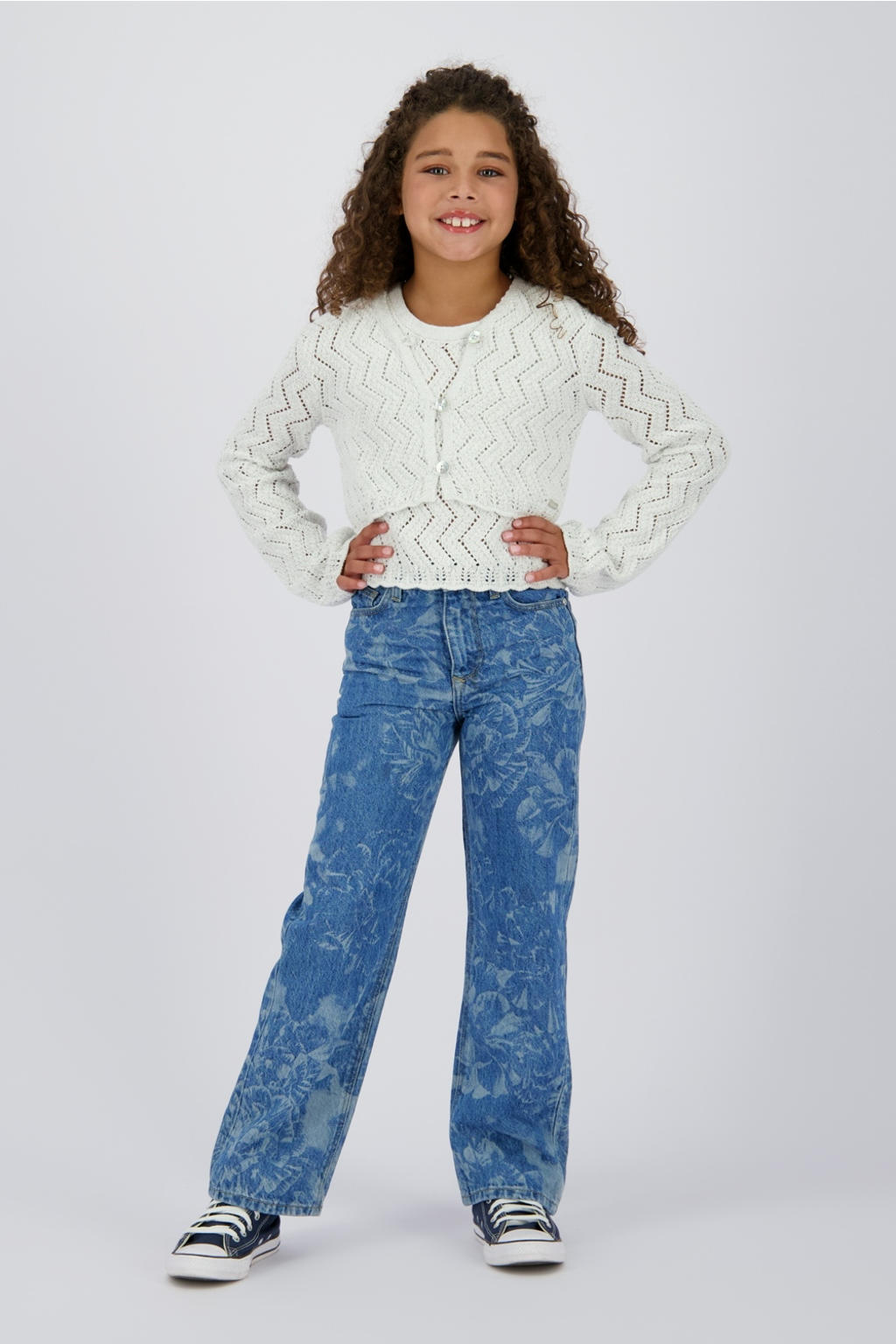 Medium blue denim meisjes Vingino high waist wide leg jeans van denim met rits- en knoopsluiting