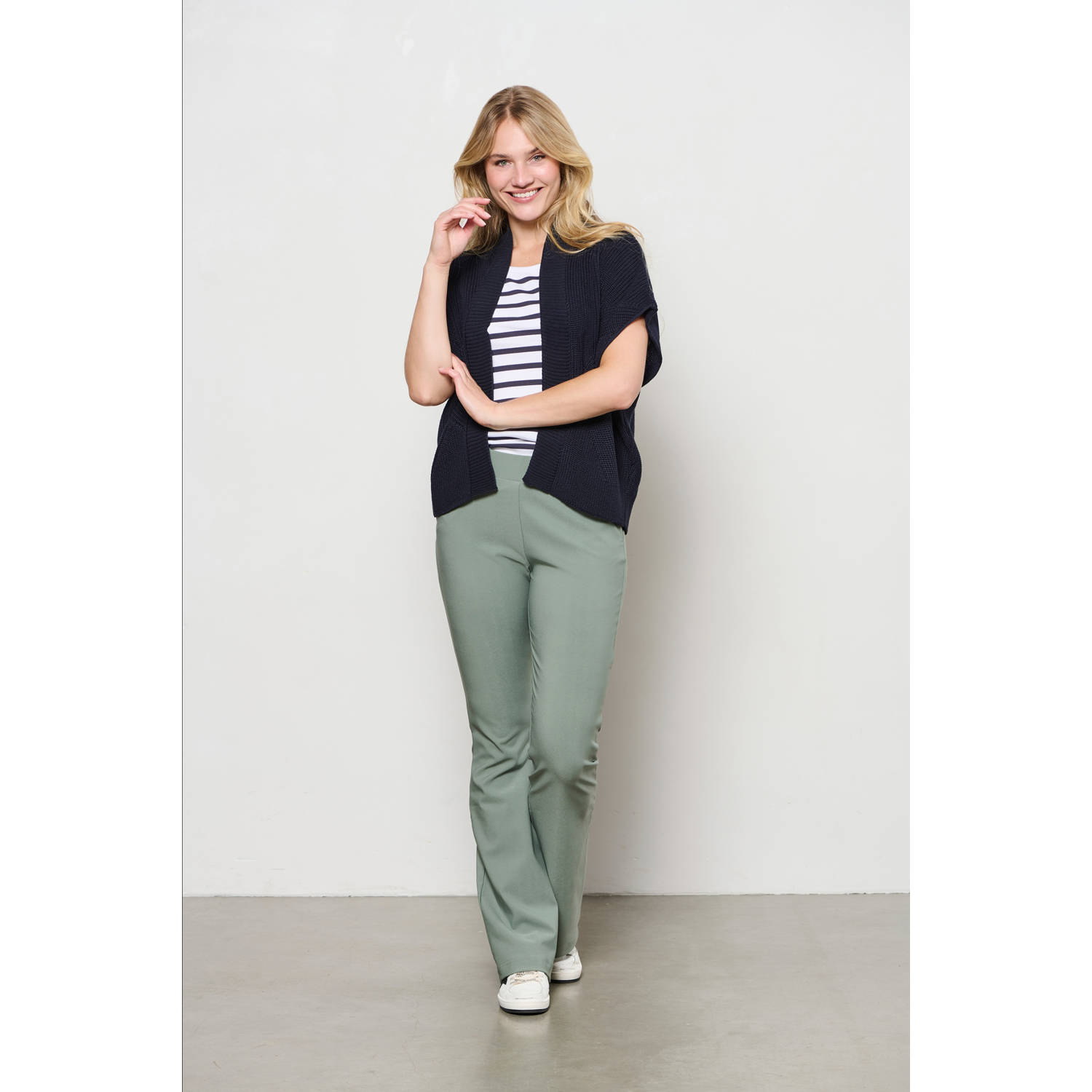 &Co Woman vest donkerblauw gebreid