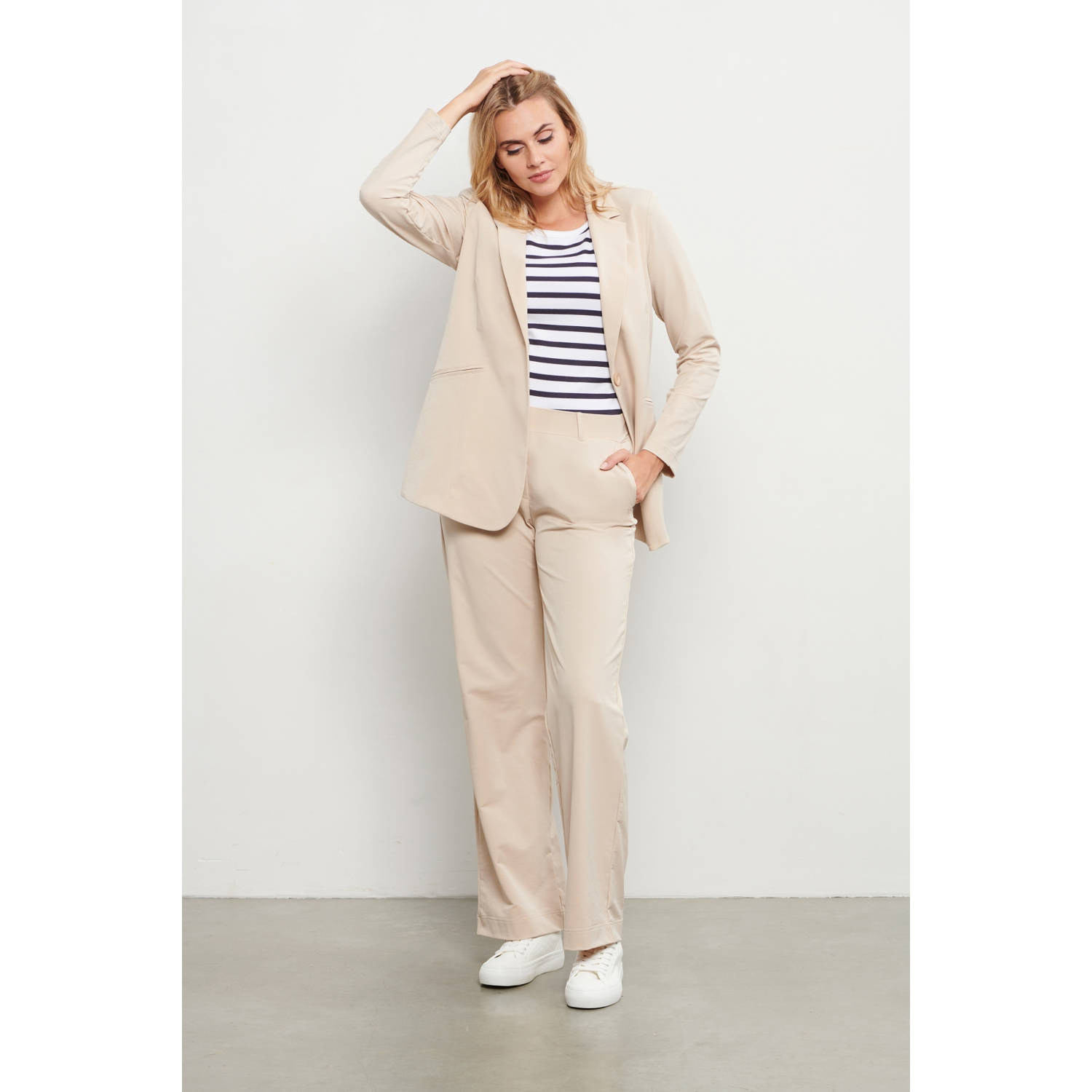 &Co Woman regular waist broek crème