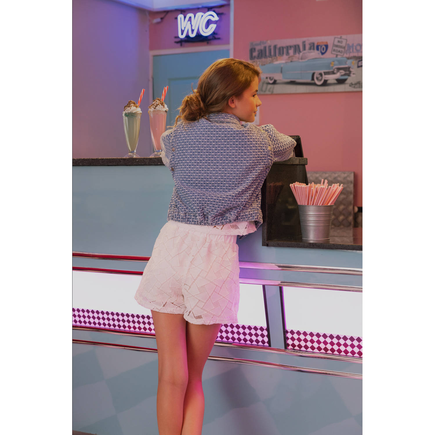 AI&KO casual short wit