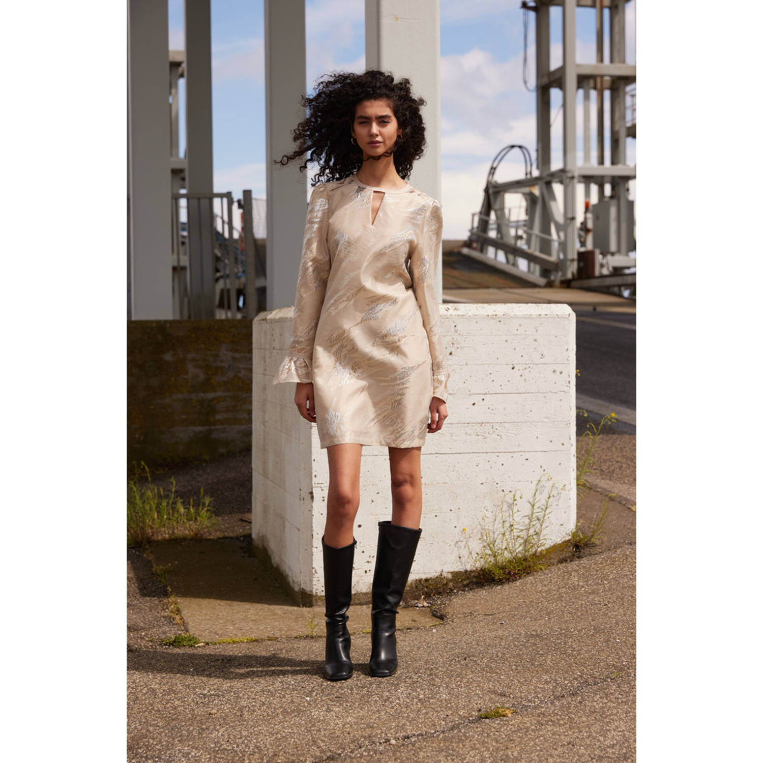 Bruuns Bazaar mini jurk met lurex beige