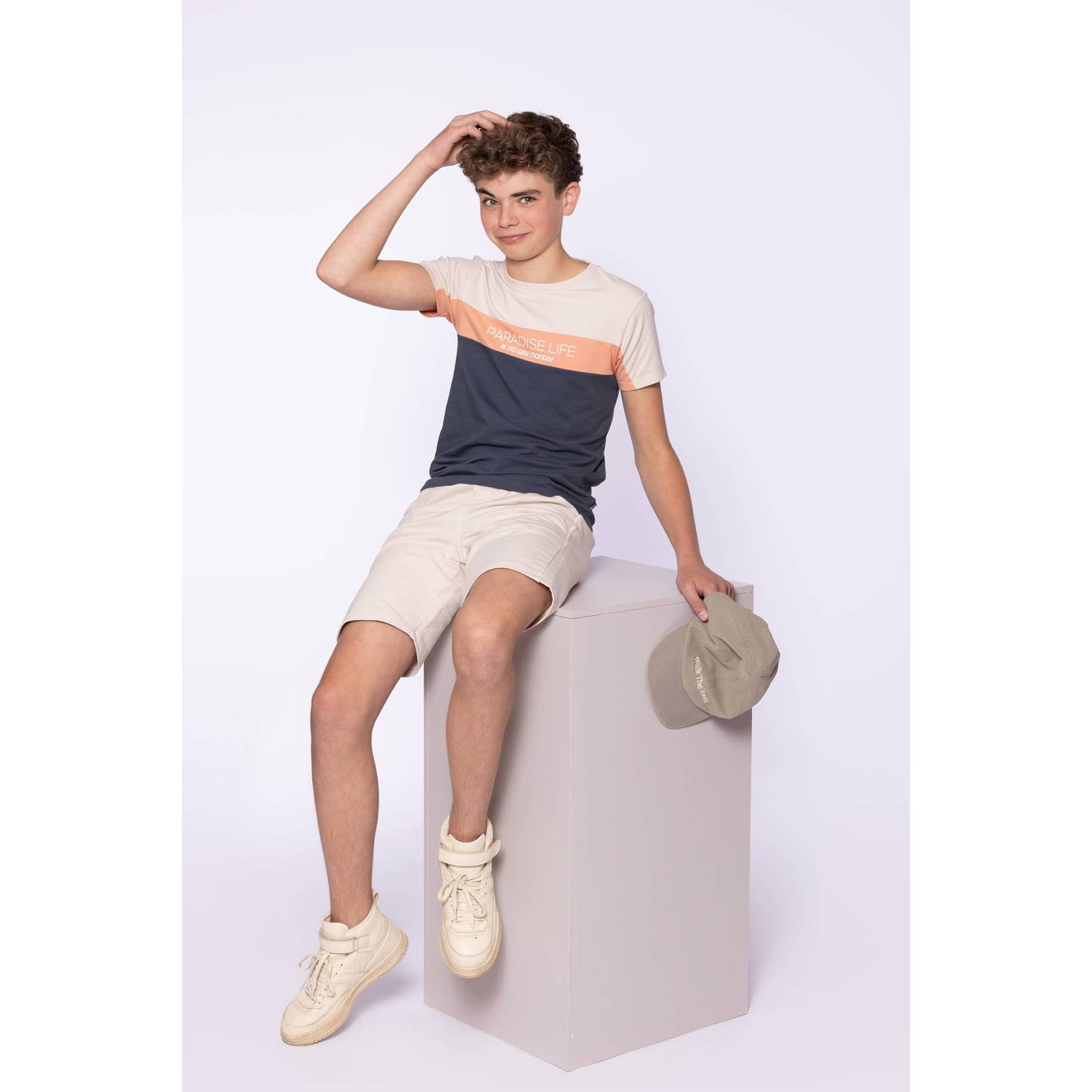No Way Monday casual short beige