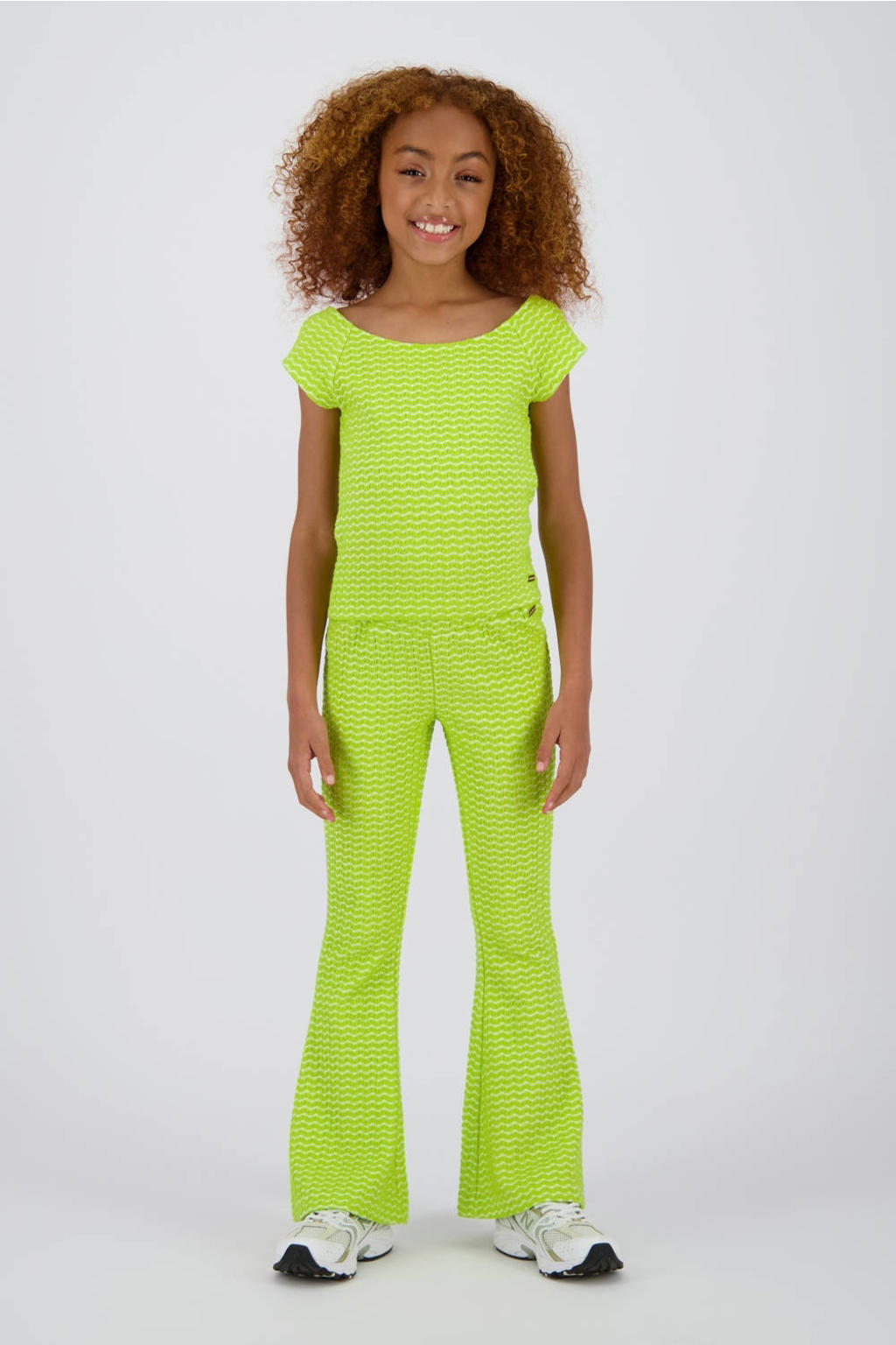Limegroene meisjes Vingino flared casual broek groen van polyester met regular waist, elastische tailleband en effen