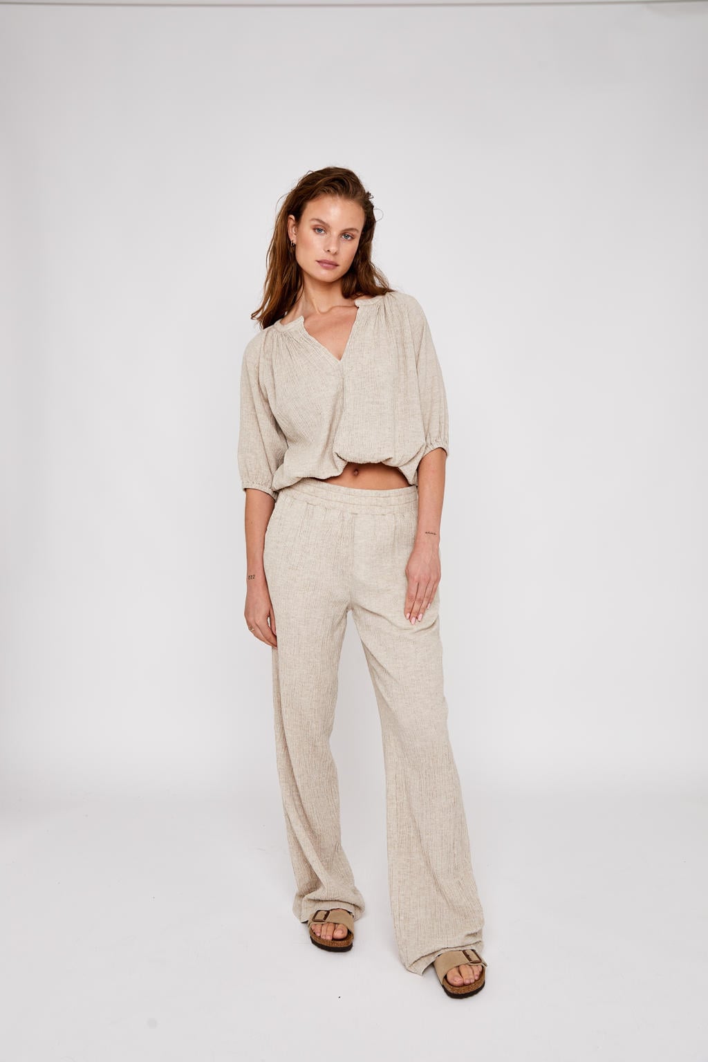 Rapbin damesblouse met 3/4 mouwen, katoen en linnen, V-hals, knoopsluiting, effen tuniek, casual, losvallend, oprolbare mouwen, legergroen, S Rapbin damesblouse met 3/4 mouwen, katoen en linnen, V-hals, knoopsluiting, effen tuniek, casual, losvallend, oprolbare mouwen, legergroen, S