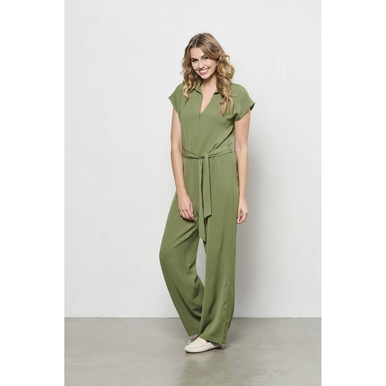 &Co Woman rechtvallend jumpsuit olijfgroen