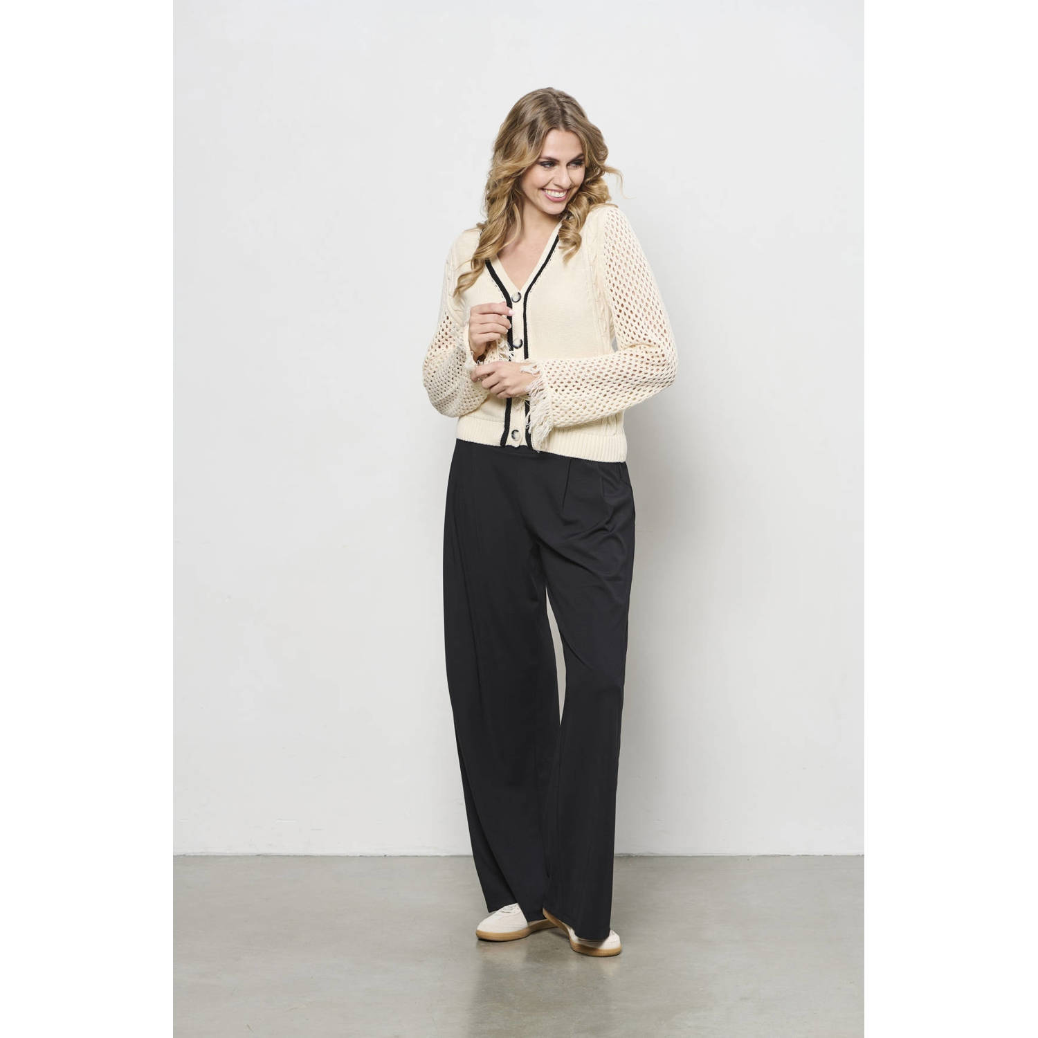 &Co Woman straight regular waist pantalon zwart