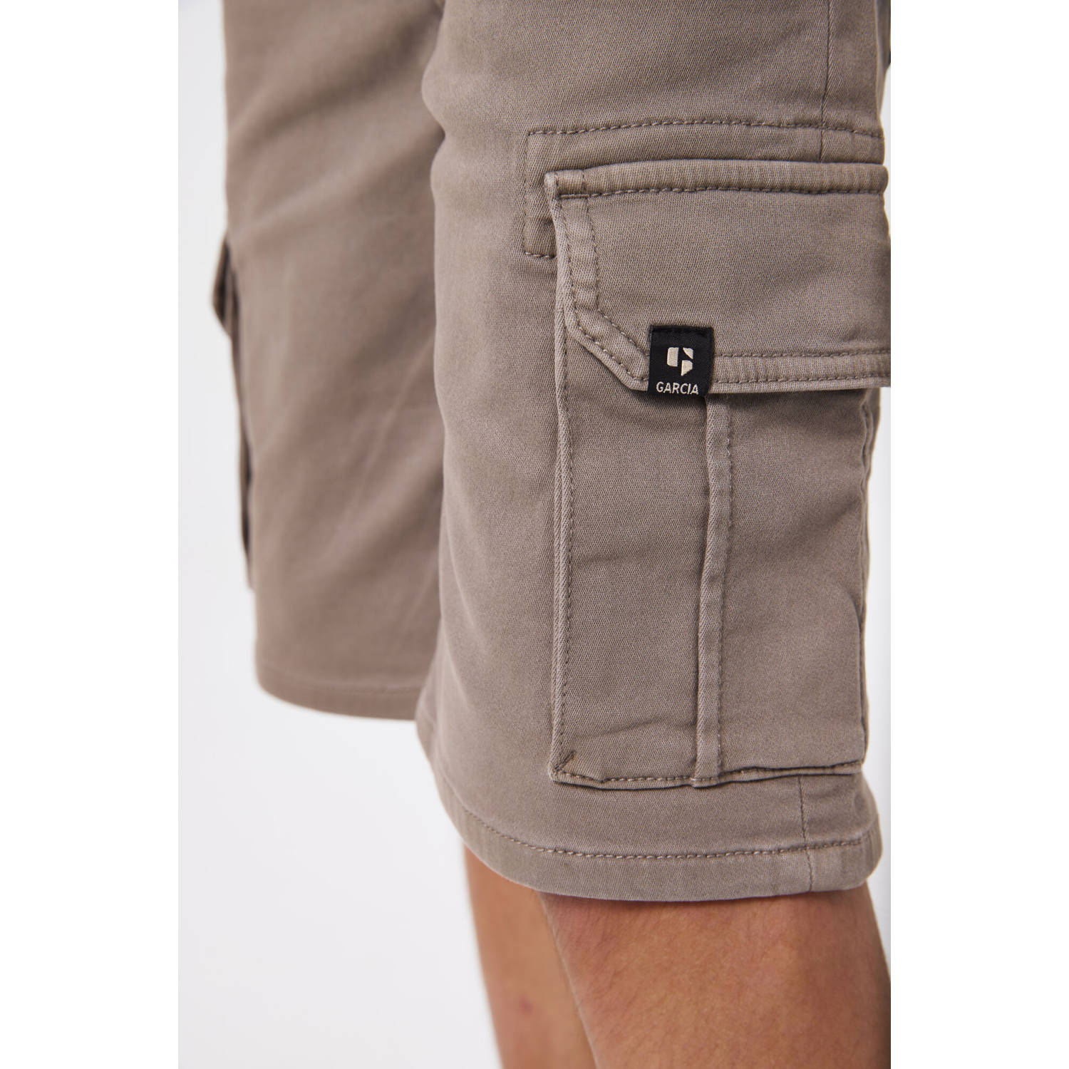 Garcia regular cargo short taupe