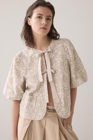 blouse ecru