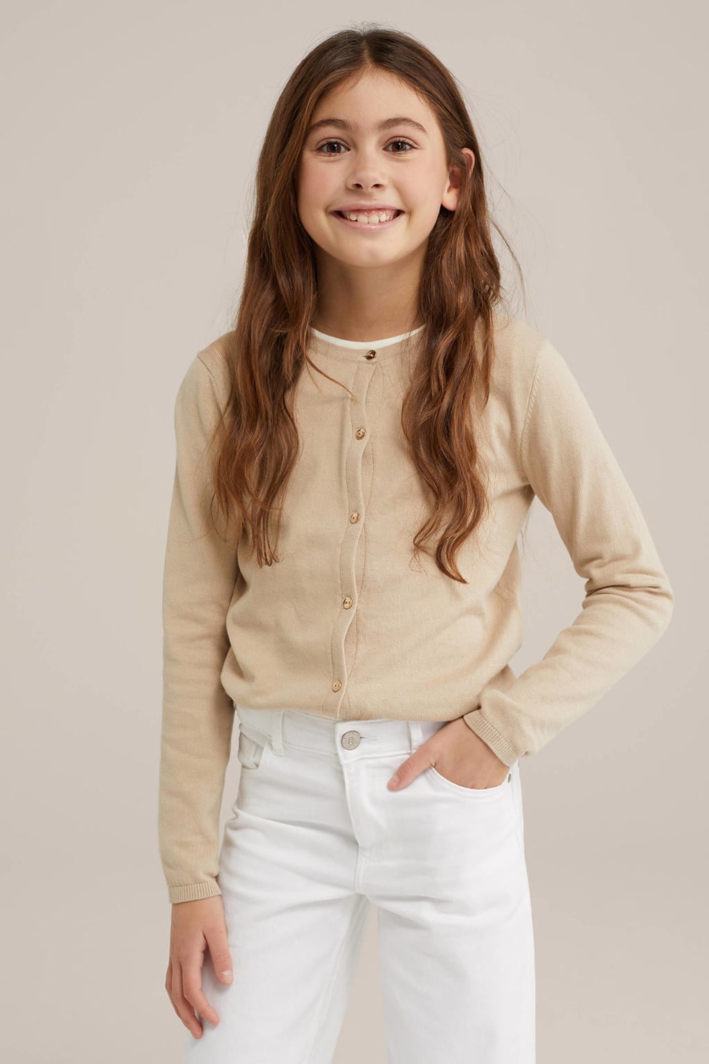 Beige meisjes WE Fashion vest fijn gebreid van katoen met effen, lange mouwen, ronde hals en knoopsluiting