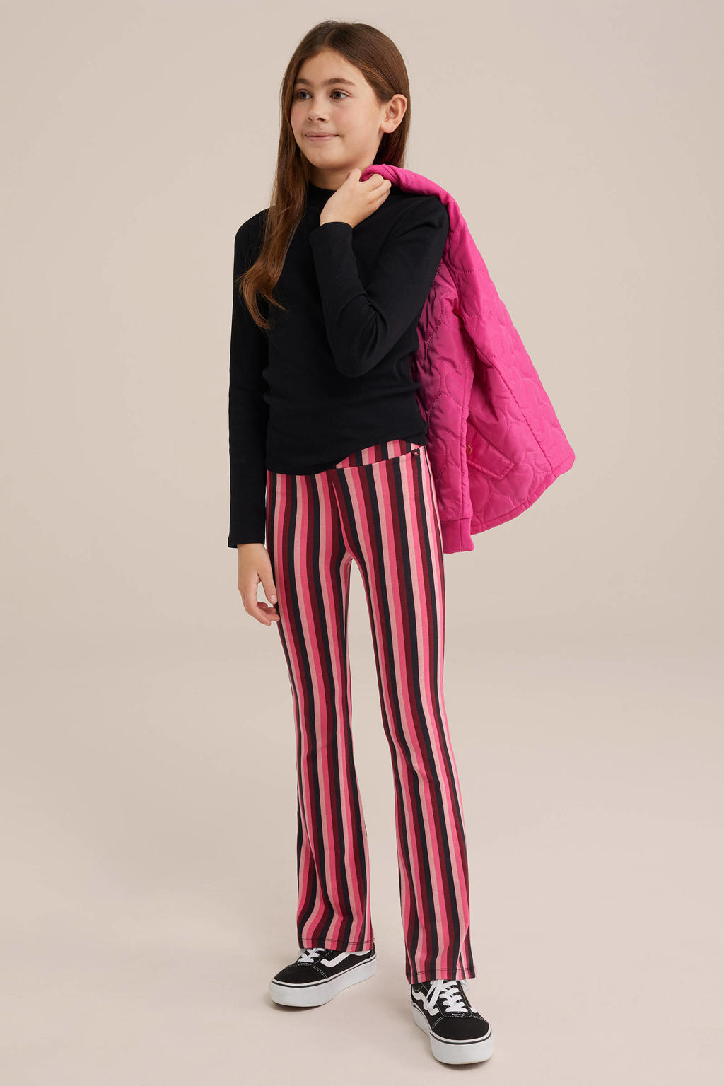 Roze meisjes WE Fashion flared broek van viscose met elastische tailleband en strepenprint