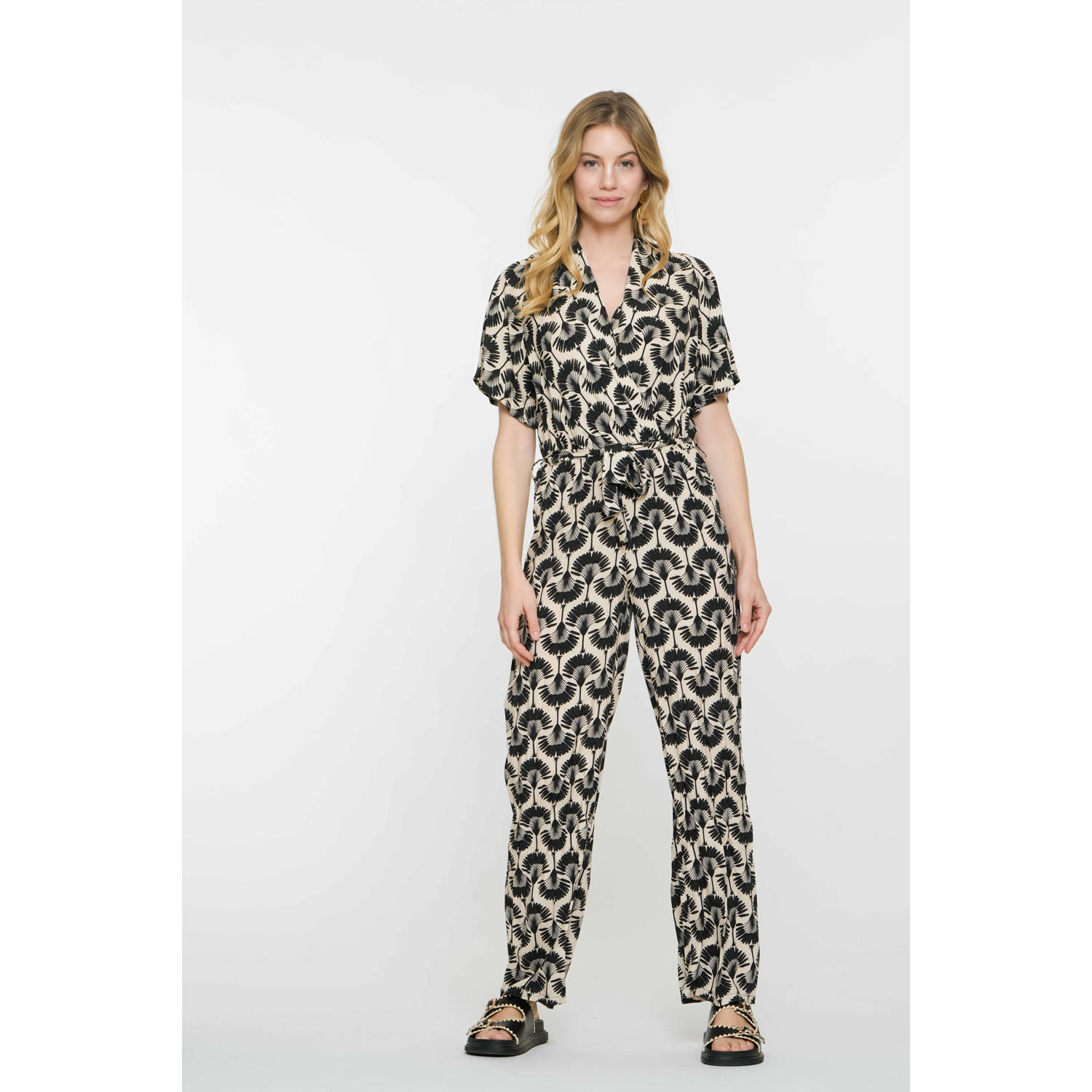 Geisha rechtvallend jumpsuit zwart