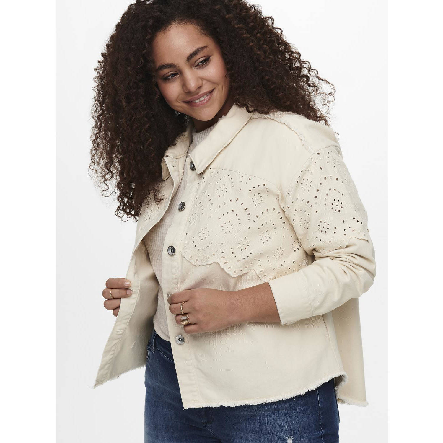 ONLY CARMAKOMA spijkerjas broderie zand