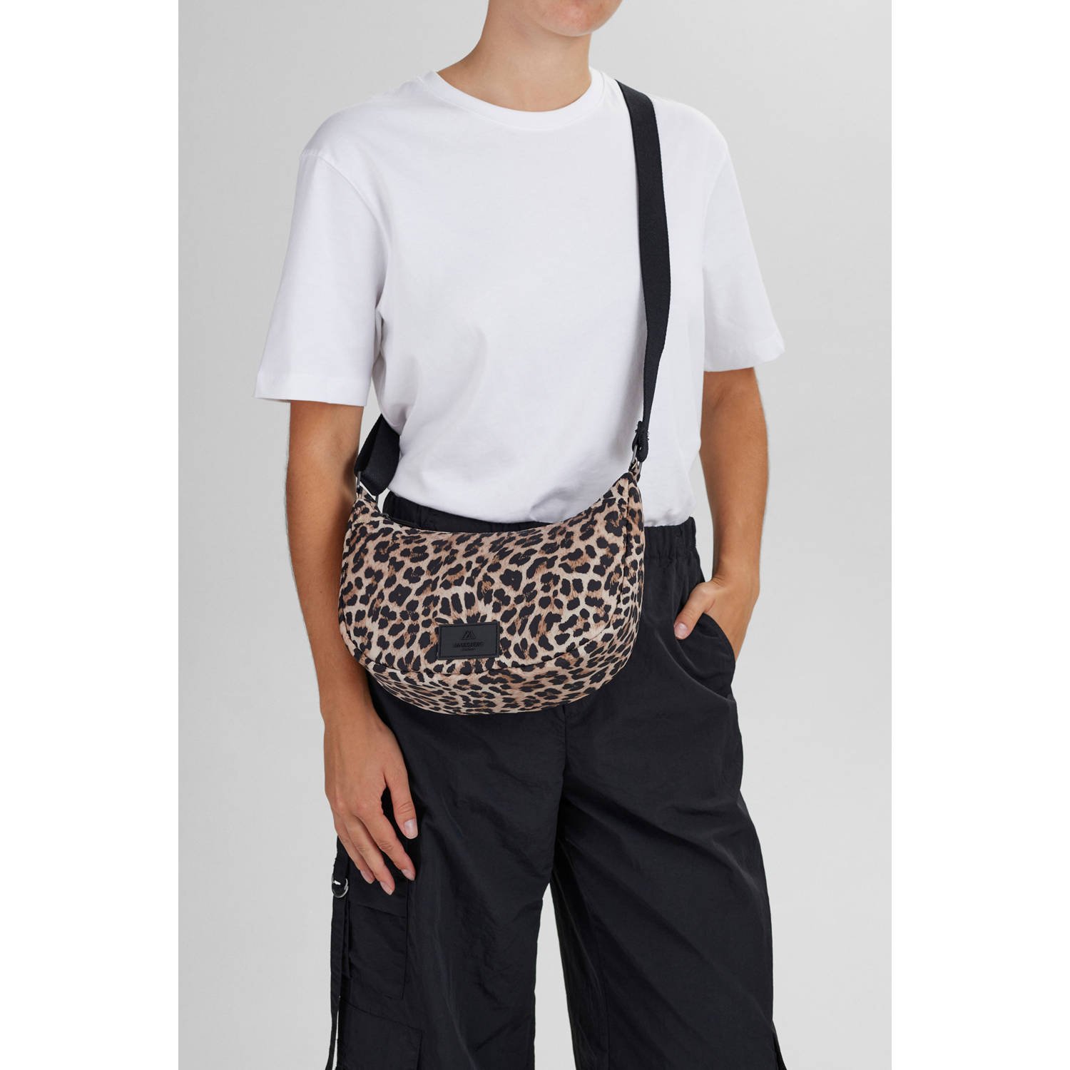Markberg crossbody tas met panterprint DropMBG bruin