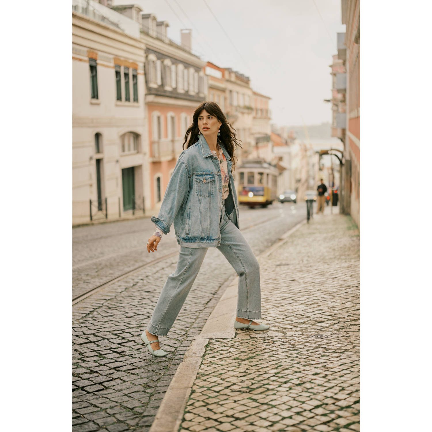 Cream medium blue denim