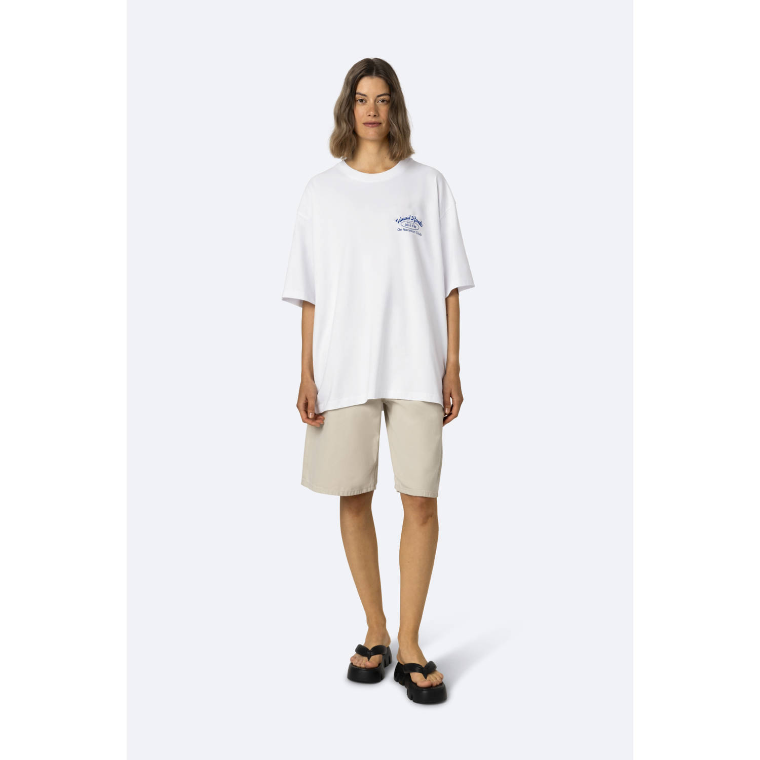 On Vacation Club T-shirt wit