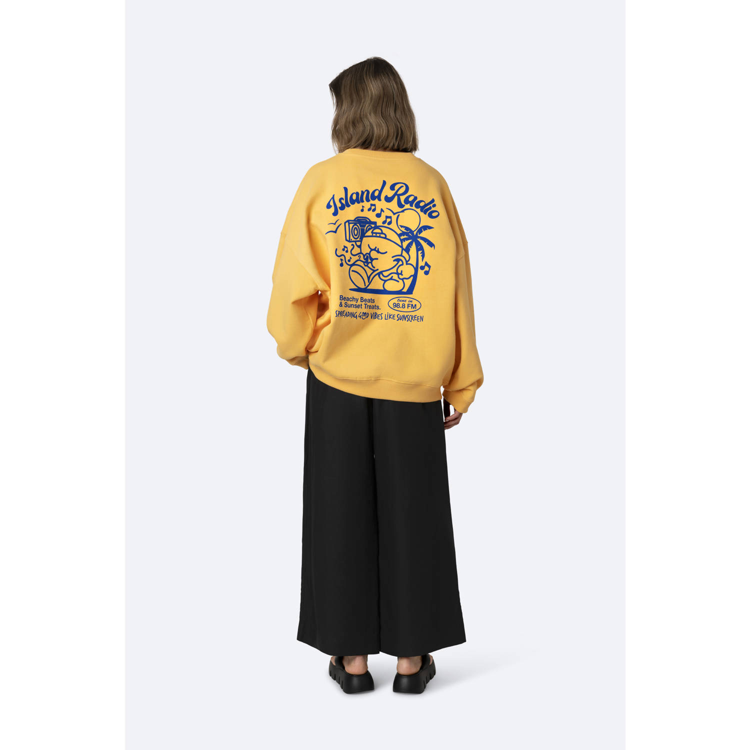 On Vacation Club sweater oker