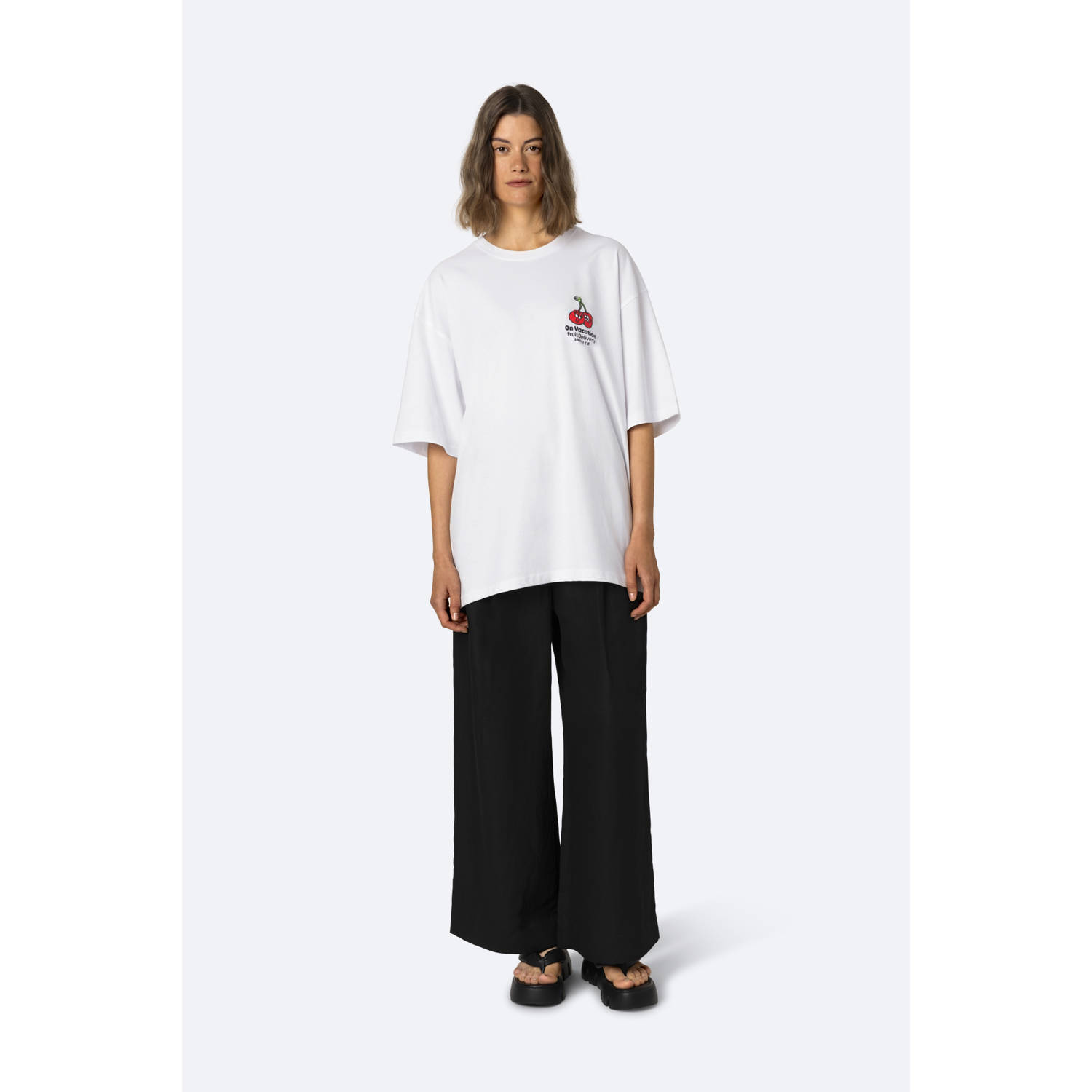 On Vacation Club T-shirt wit