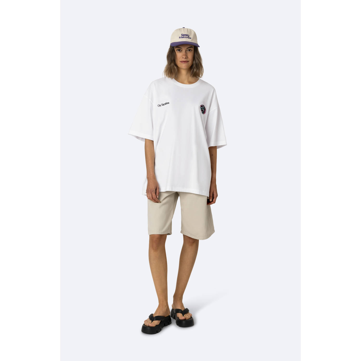 On Vacation Club T-shirt wit