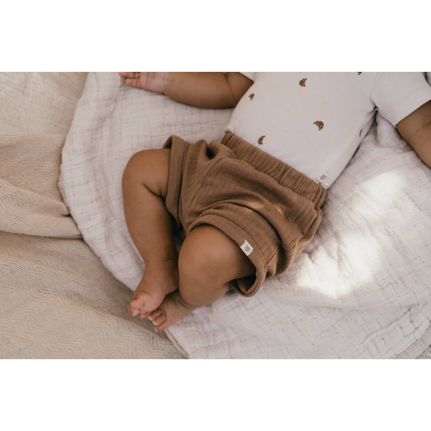 A Tiny Story sweatshort bruin