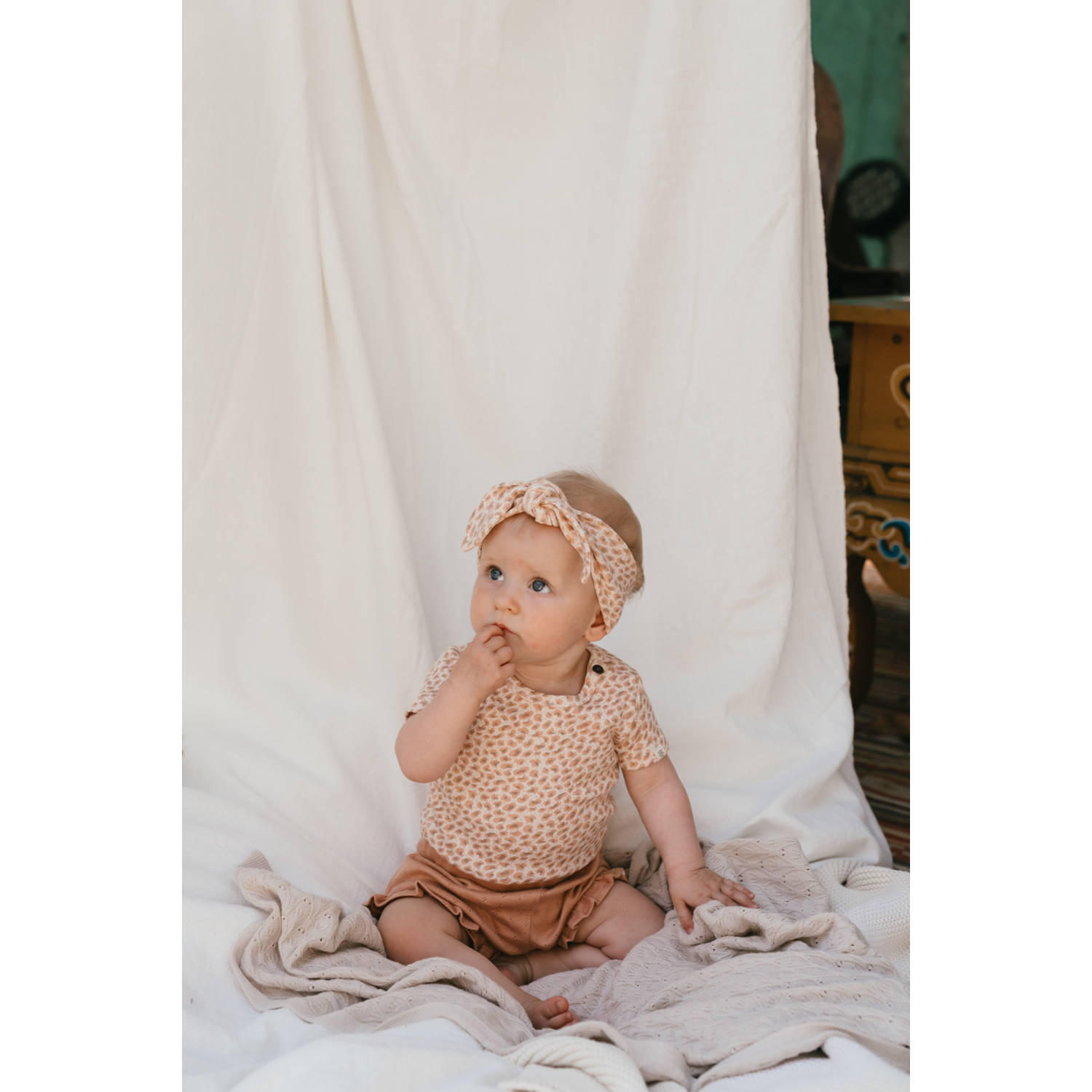 A Tiny Story romper roze beige