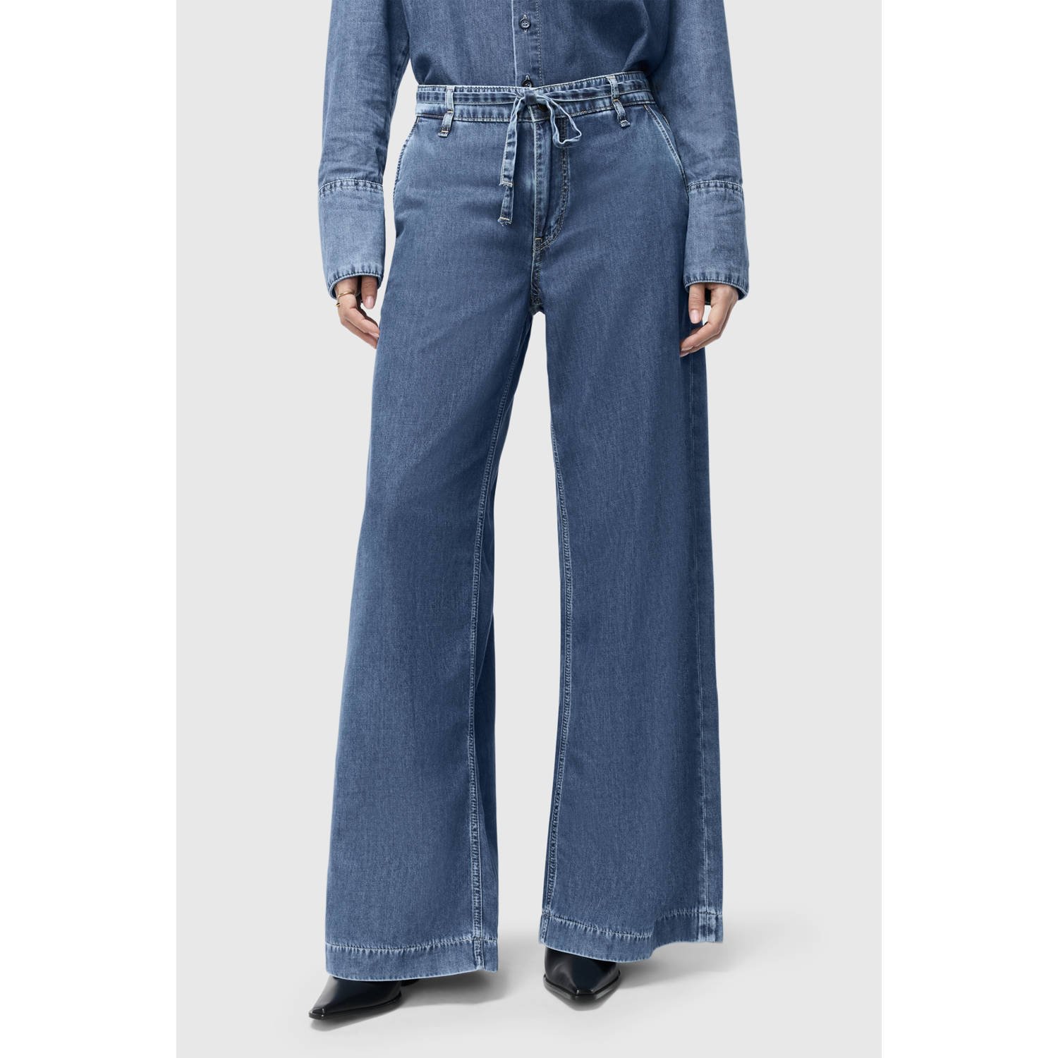 MAC Jeans met wijde pijpen en strikceintuur model 'Wendy'