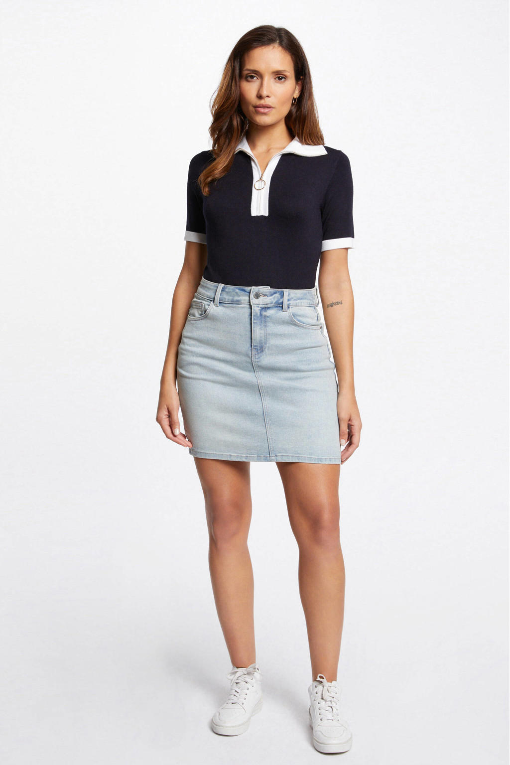 Light blue denim dames Morgan spijkerrok gemaakt van denim en met rits- en knoopsluiting