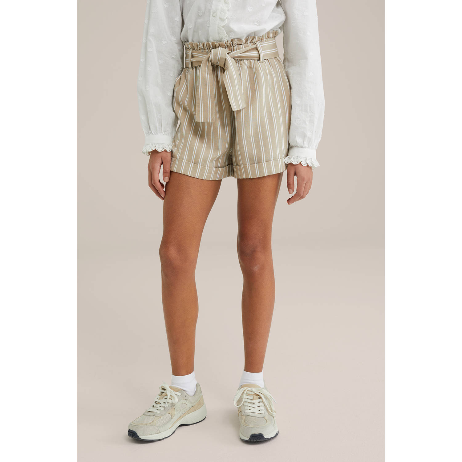 WE Fashion straight paperbag short beige