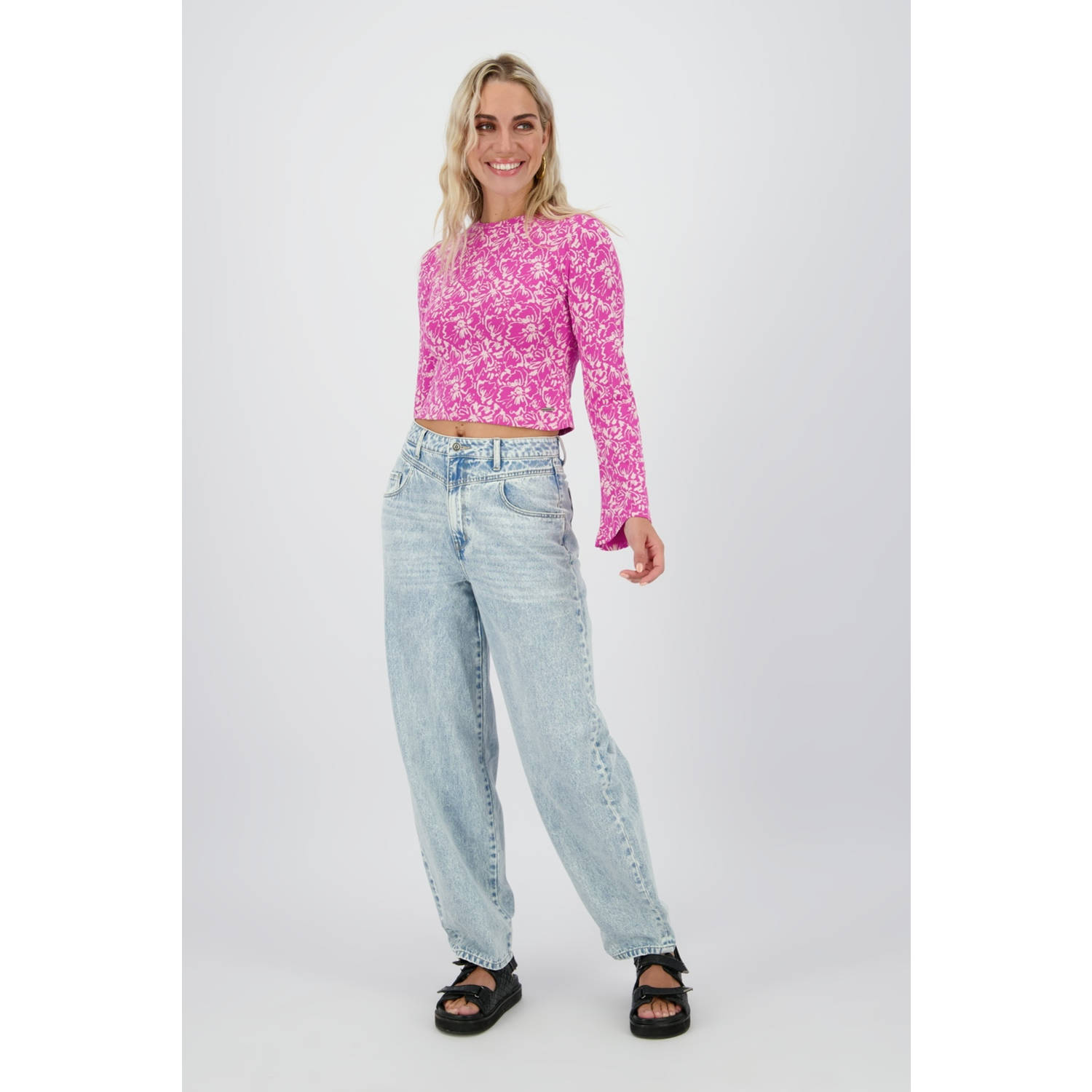 Raizzed high waist mom jeans Spring Yoke light blue denim