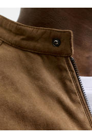 thumbnail: Cognackleurige heren JACK & JONES ESSENTIALS bikerjack van suèdelook met effen, lange mouwen, opstaande kraag, ritssluiting en quilted