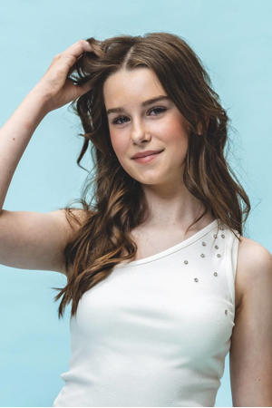 one shoulder top wit